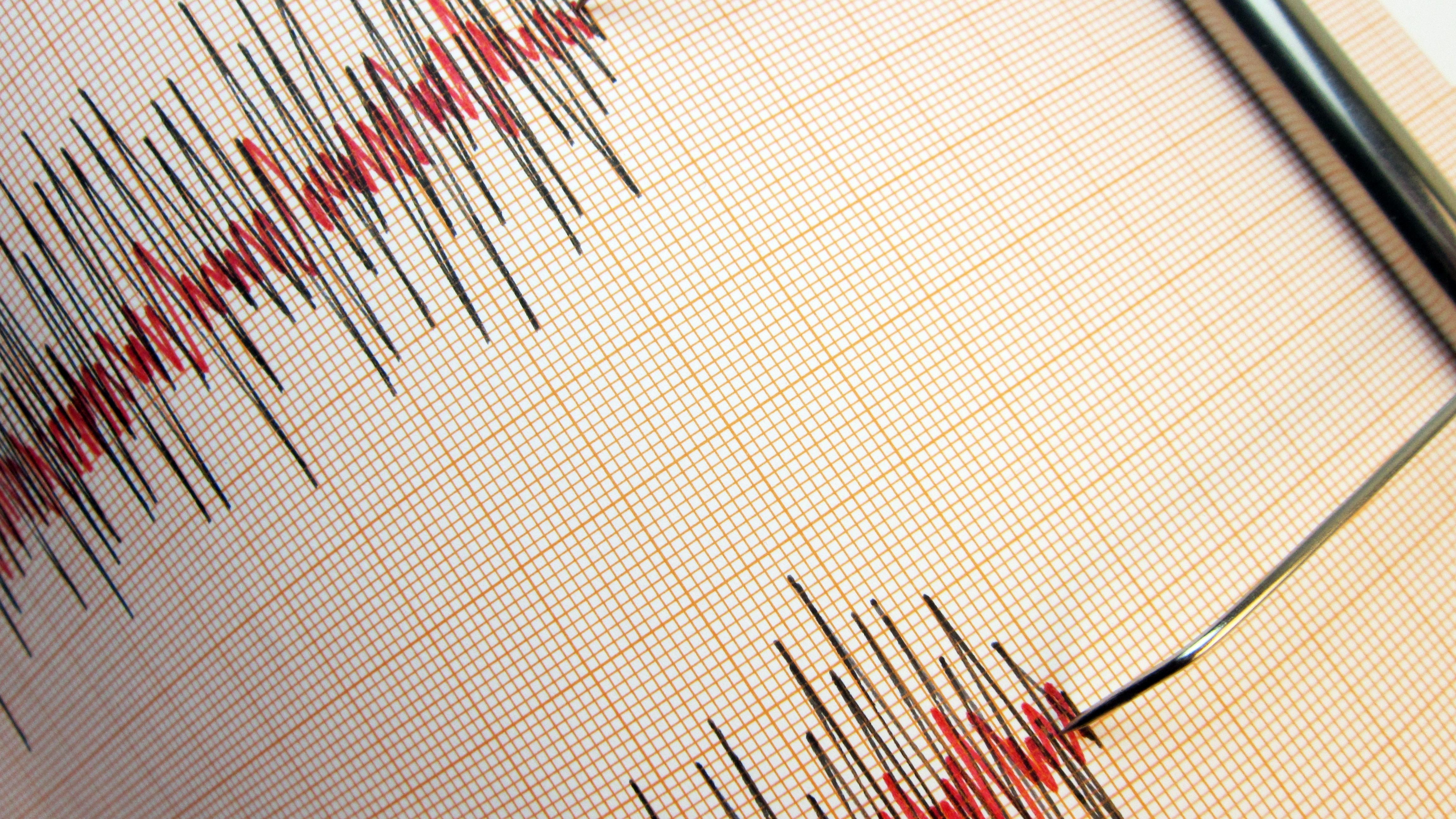Earthquake. Photo: menur / Shutterstock