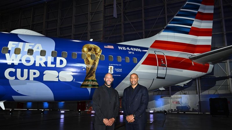 Former players Thierry Henry and Tim Howard at the plane's unveiling event in Miami. Photo: Michael Simon/American Airlines