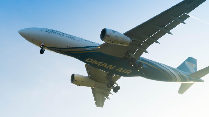 Oman Air. Photo: Faiz Zaki / Shutterstock