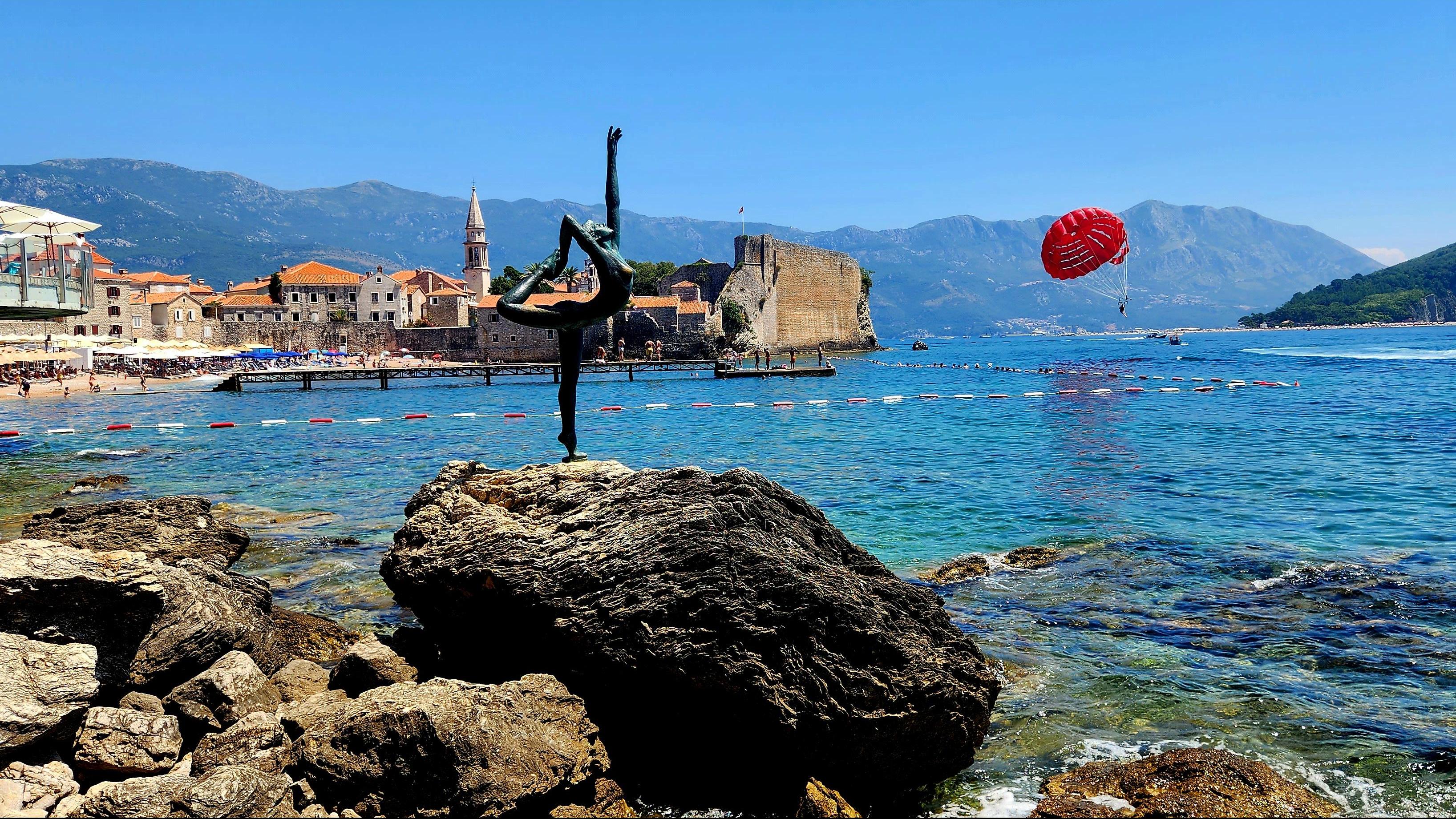 On the way to the European Union. Montenegro. Photo: Eli Stern