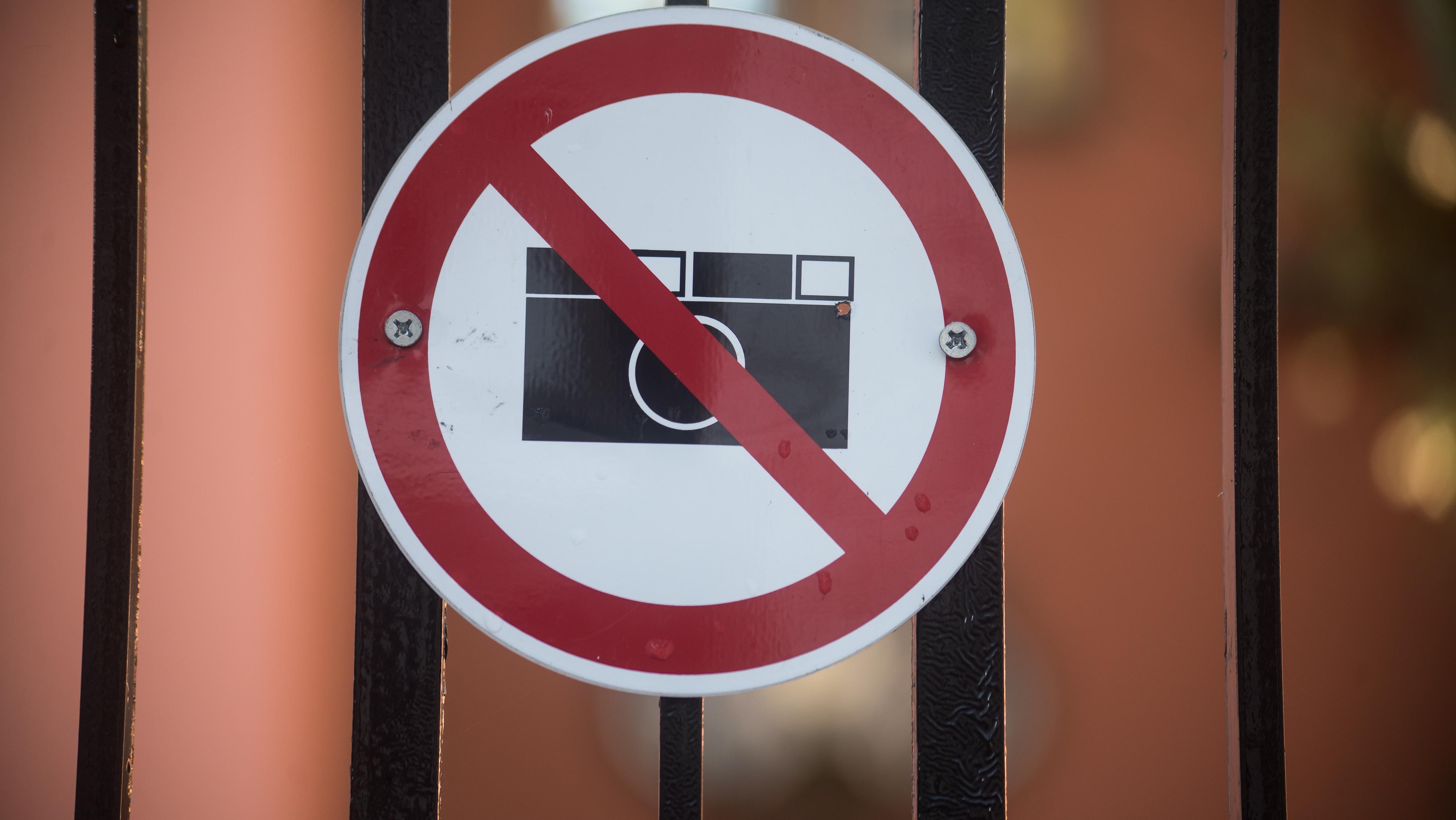 No crew photos on flights. BA changes rules. Photo: Shutterstock
