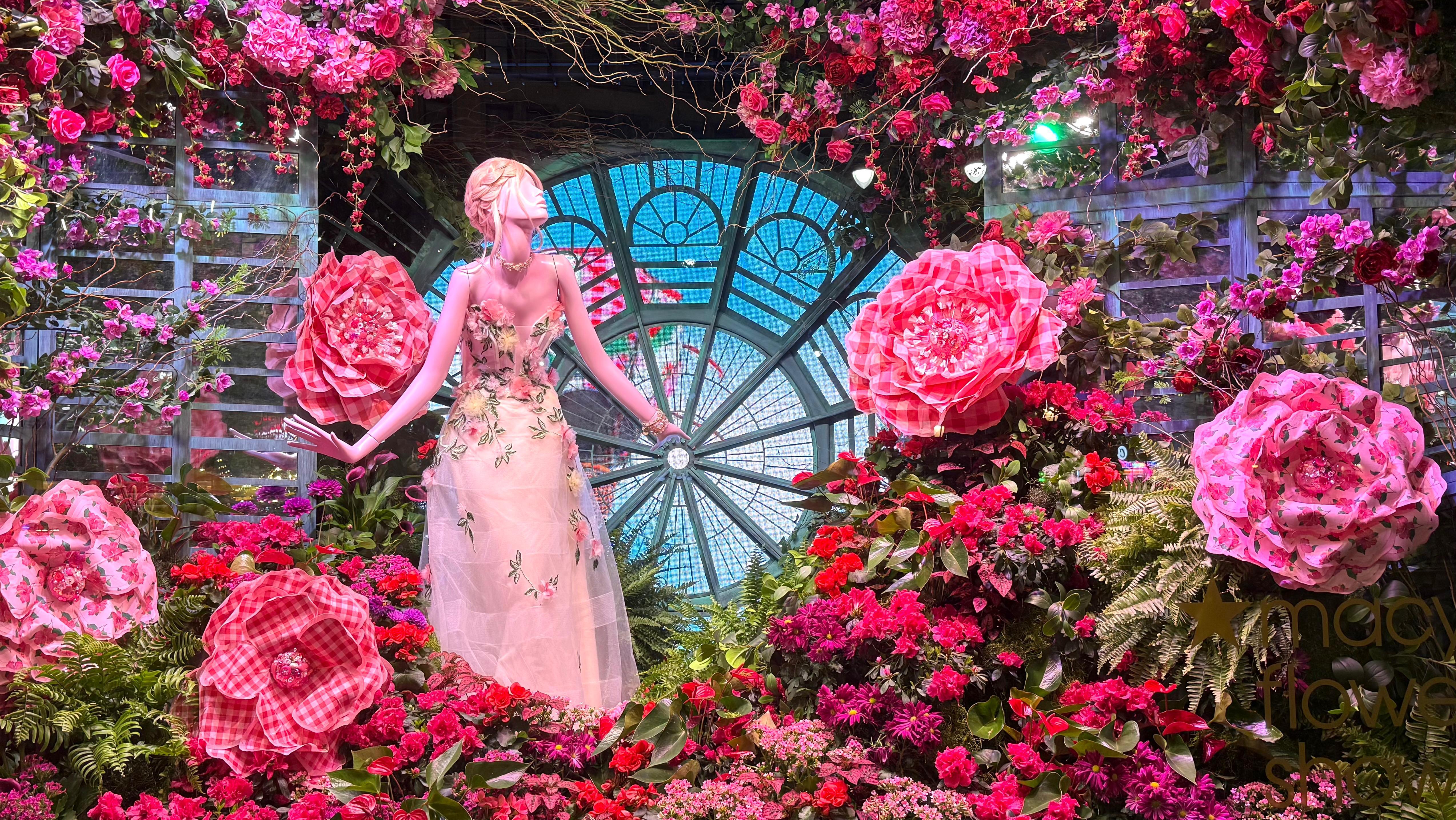 The storefront at Macy's. Photo: Uri Obrotzky