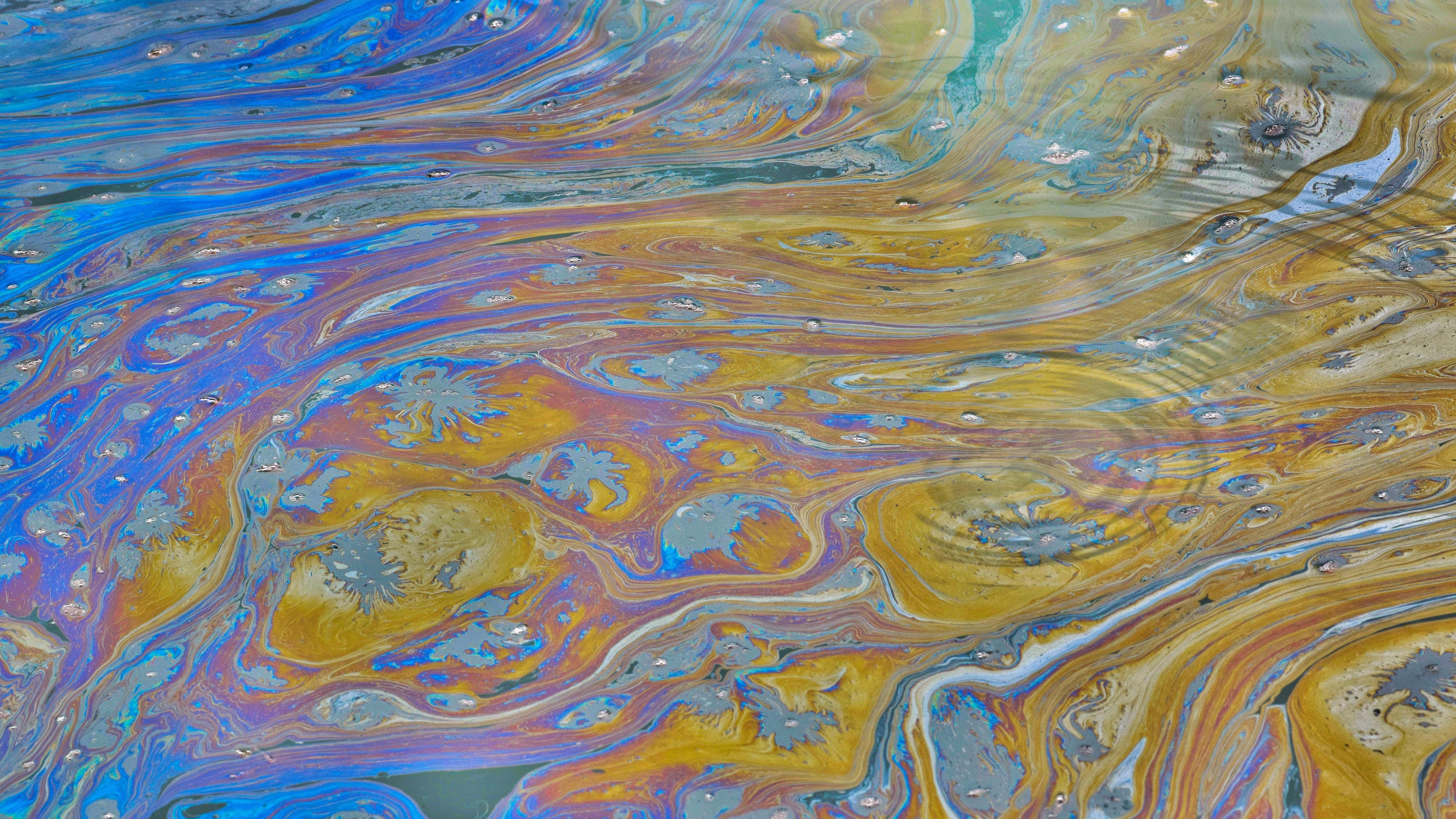 Oil sheen in Long Bech, California. Photo: Shutterstock