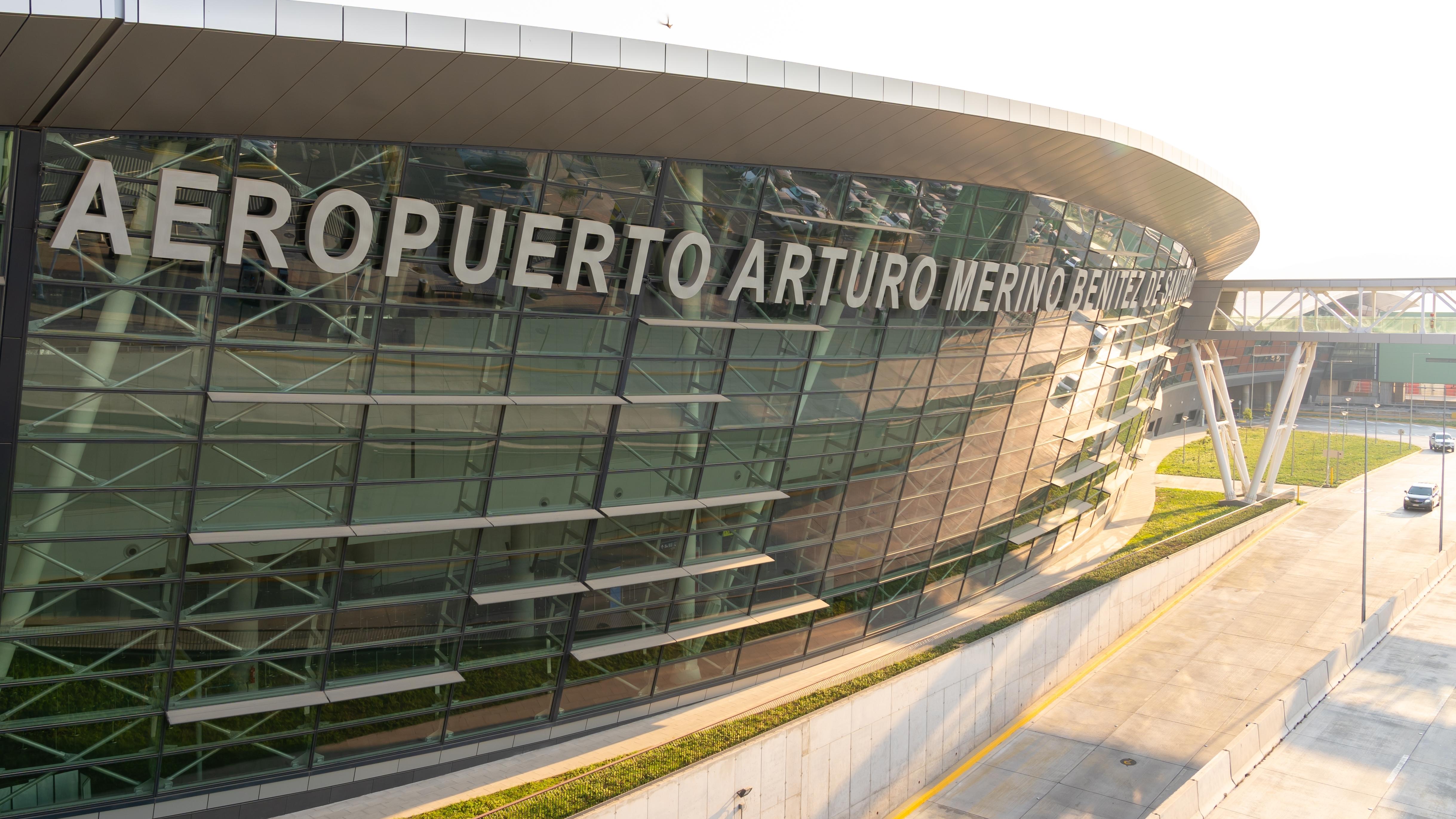 Arturo Merino Ben&iacute;tez International Airport . Photo: JHVEPhoto / Shutterstock.com