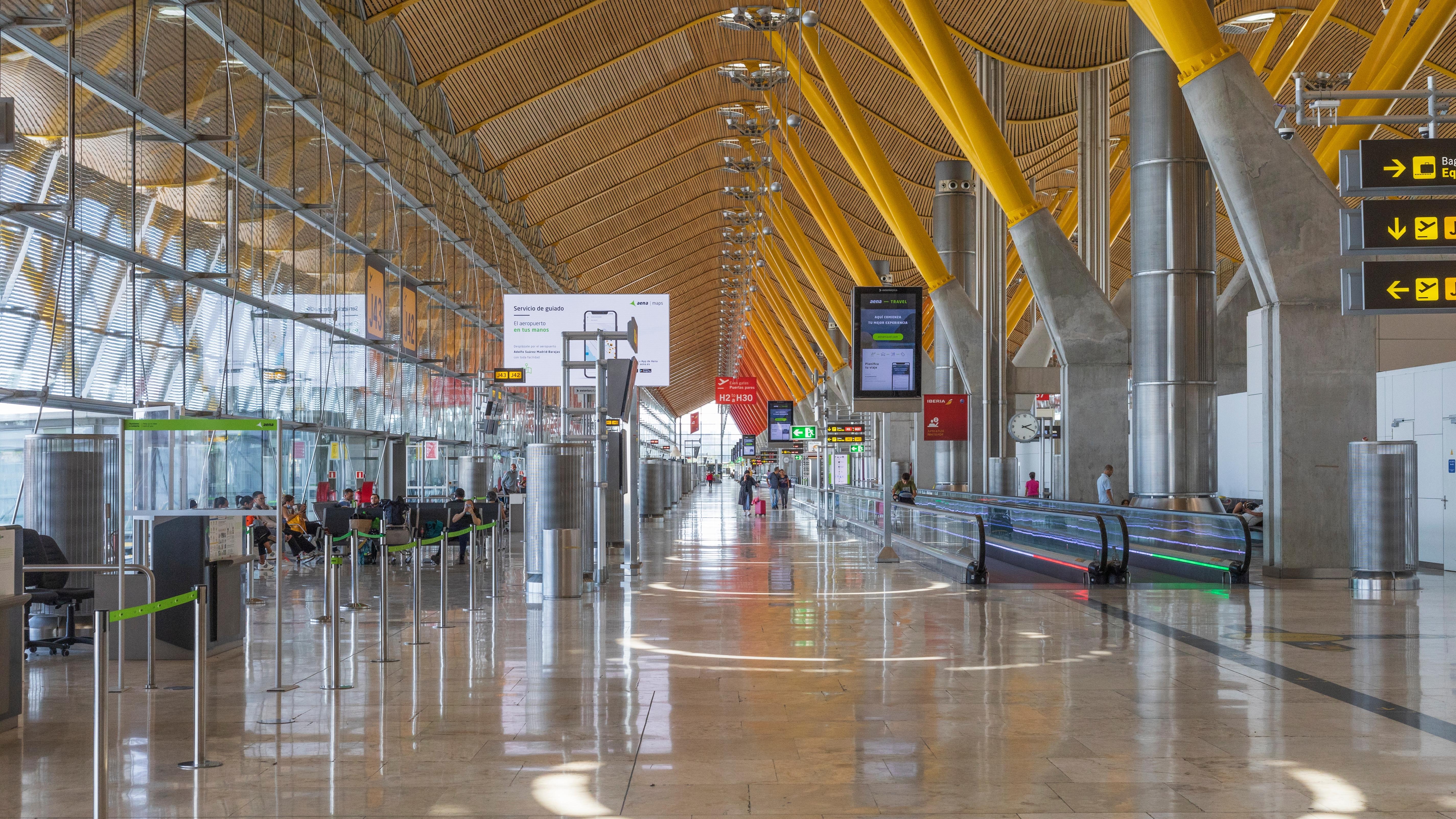 Madrid Airport. Photo:  Alekk Pires / Shutterstock.com