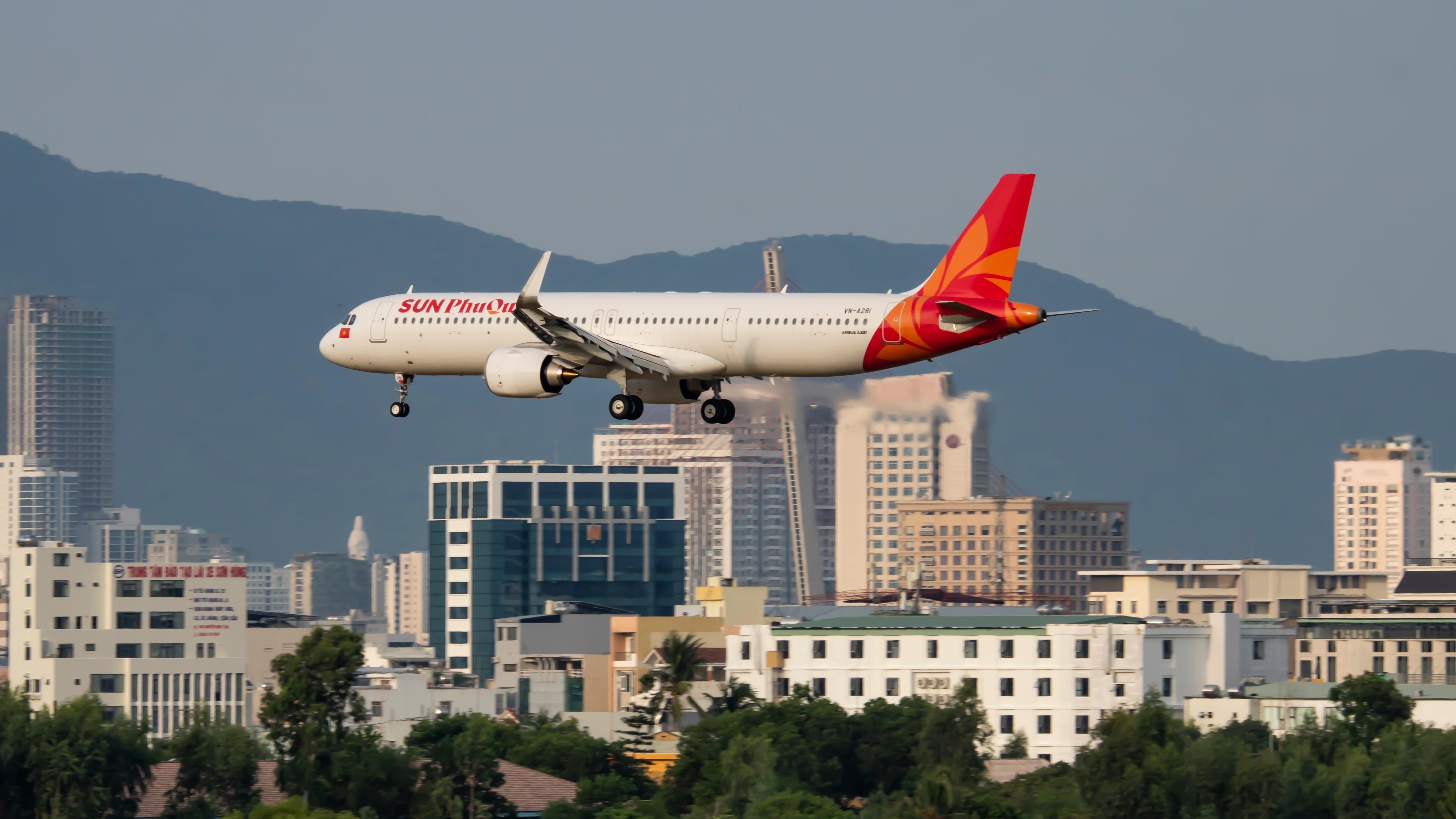 Sun Phu Quoc Airlines. Photo: Thanhliemnguyen / Shutterstock.com