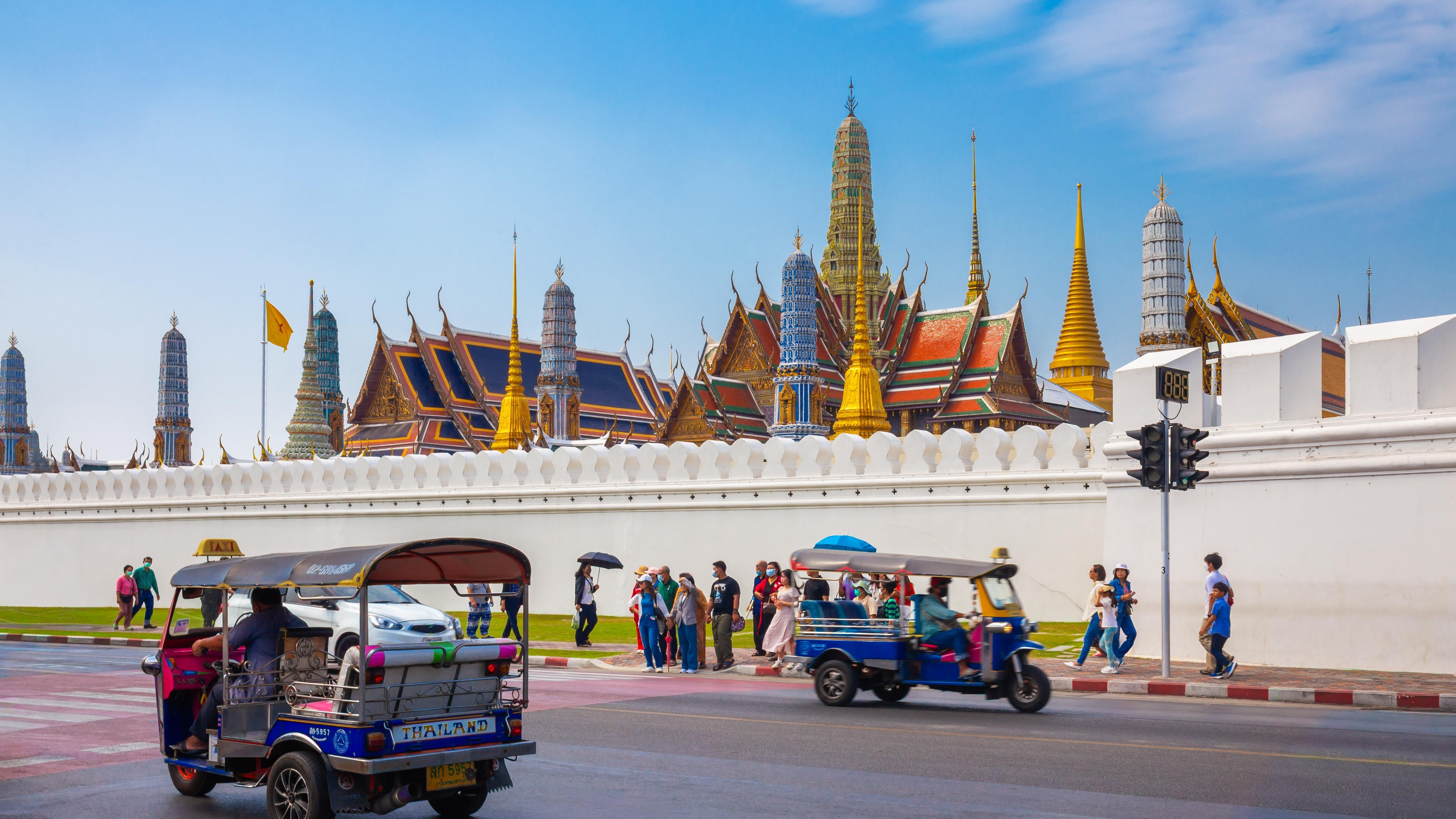 Tuk tuks in Bangkok. Photo: Pakpoom Phummee / Shutterstock.com
