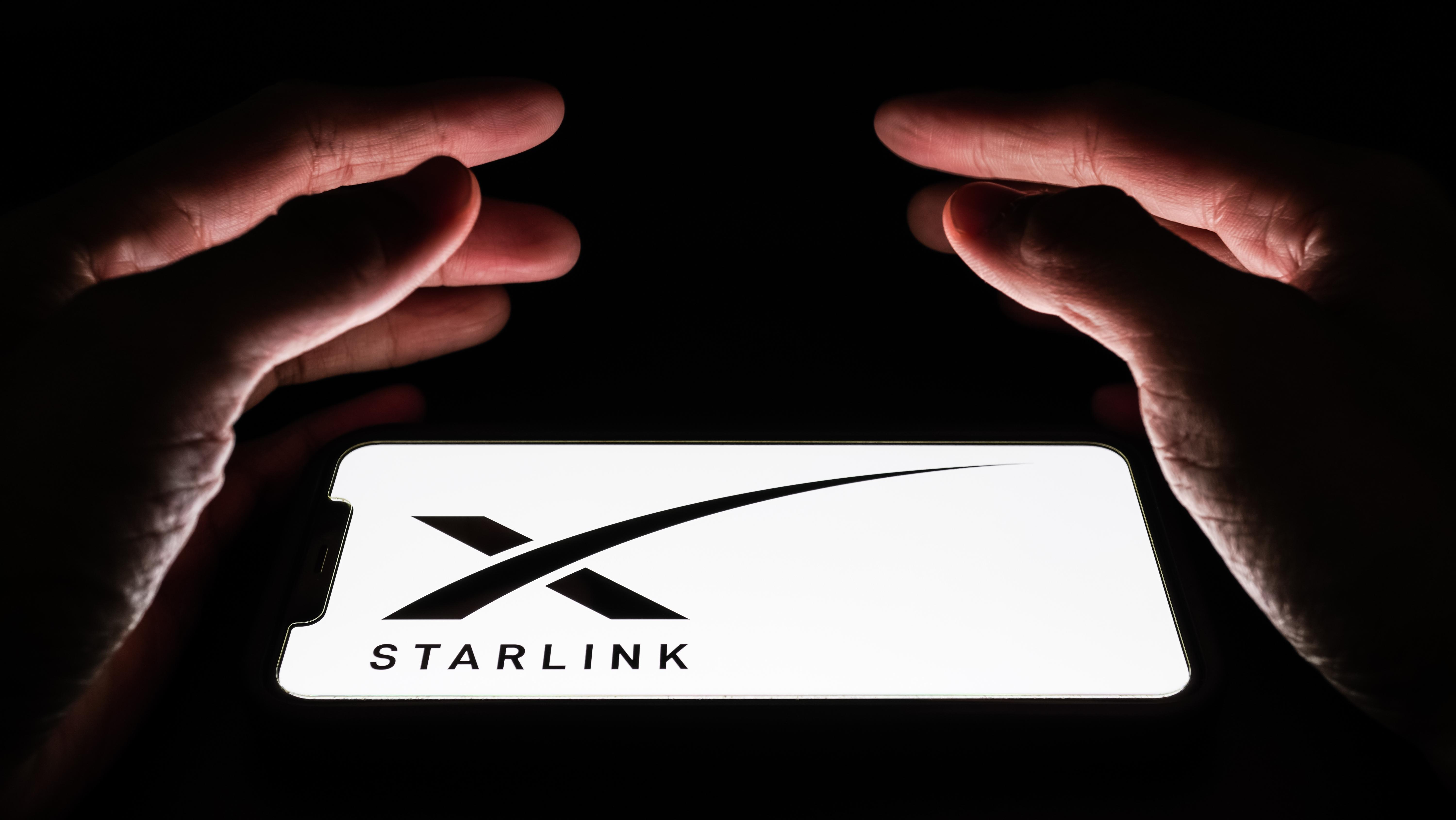 Starlink. Photo: Rizky Ade Jonathan / Shutterstock.com