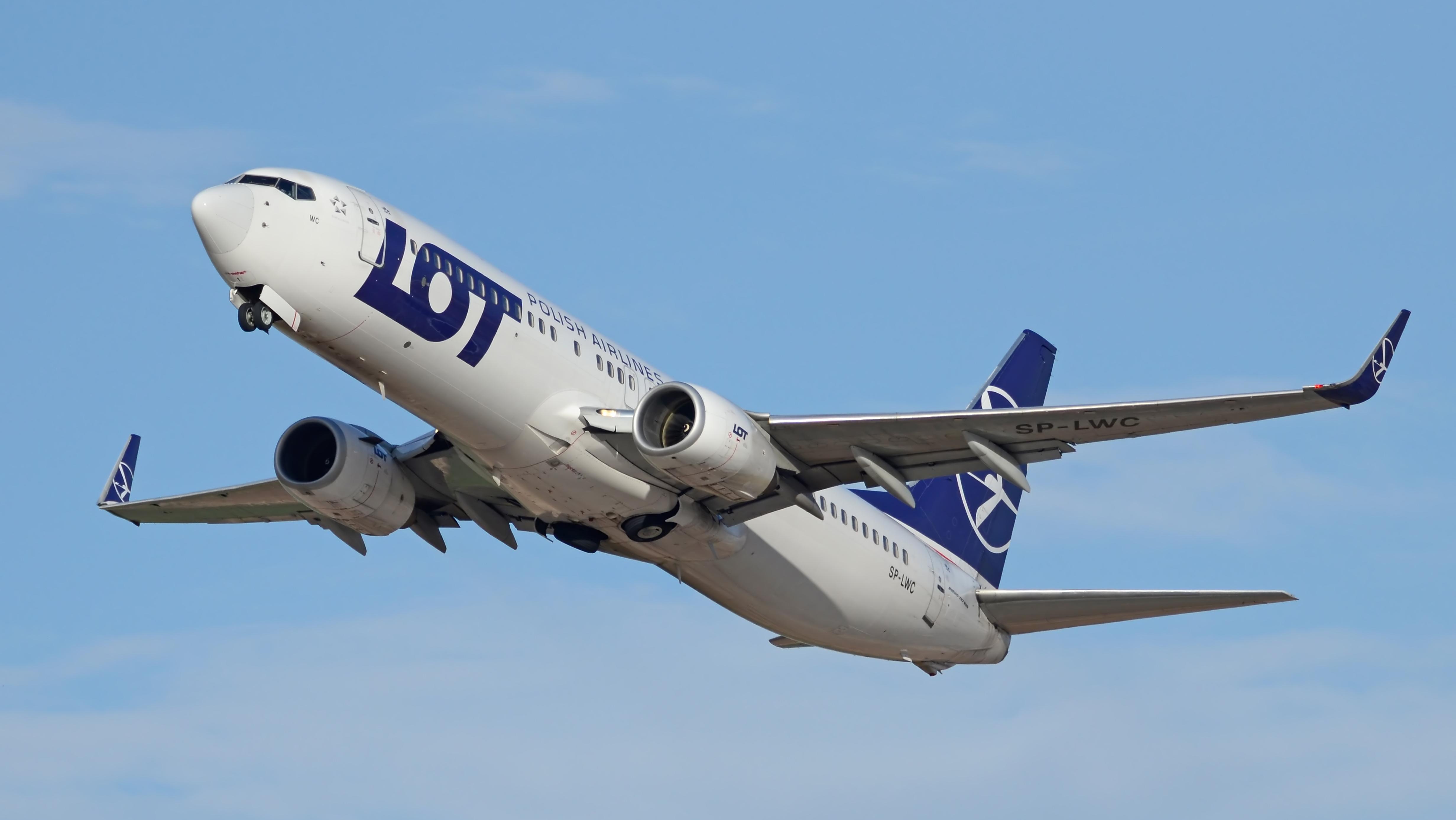 LOT Polish Airlines. Photo: Felix Tchvertkin / Shutterstock.com