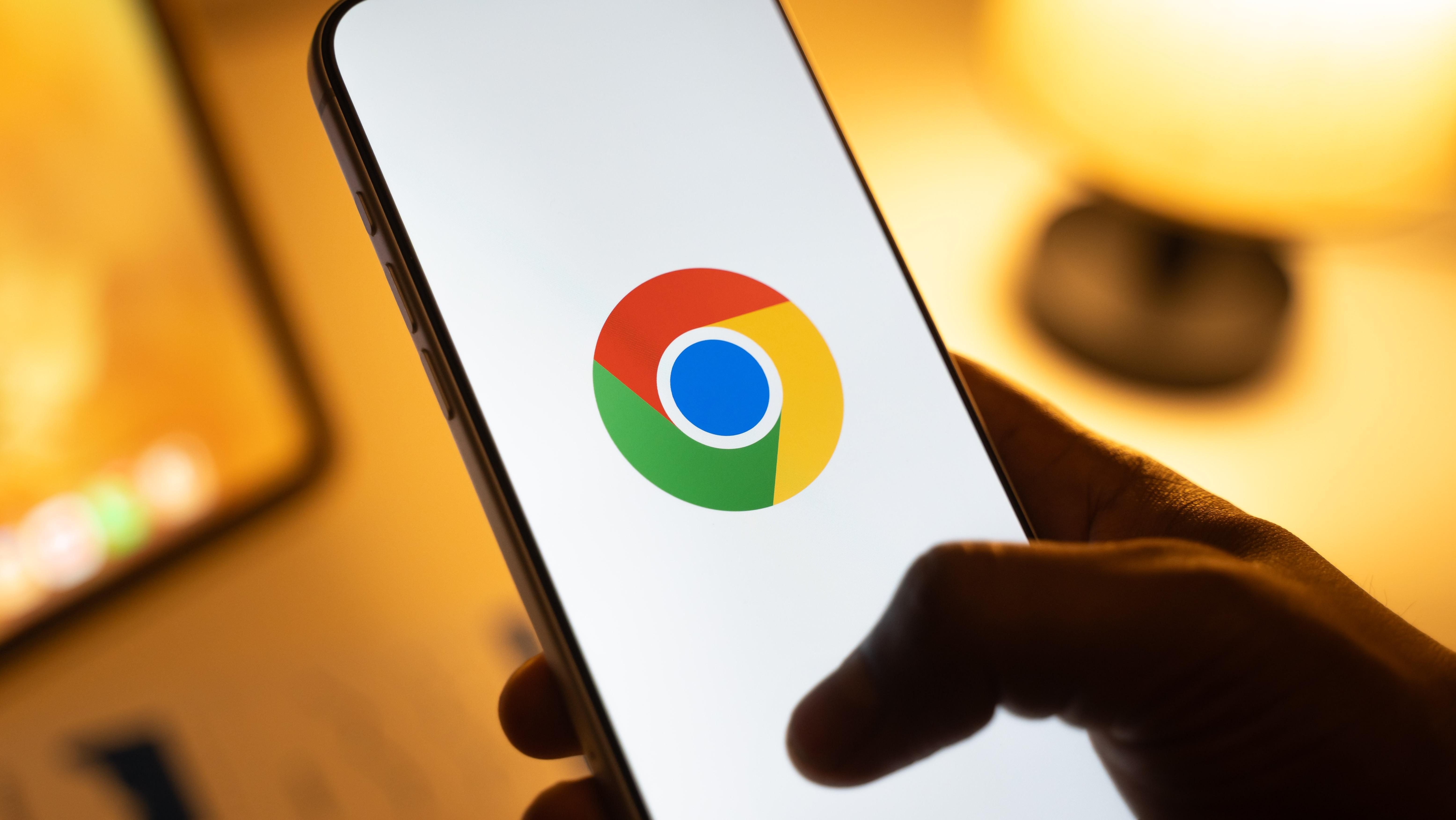 Google Chrome on smartphone. Photo: Stockinq / Shutterstock.com