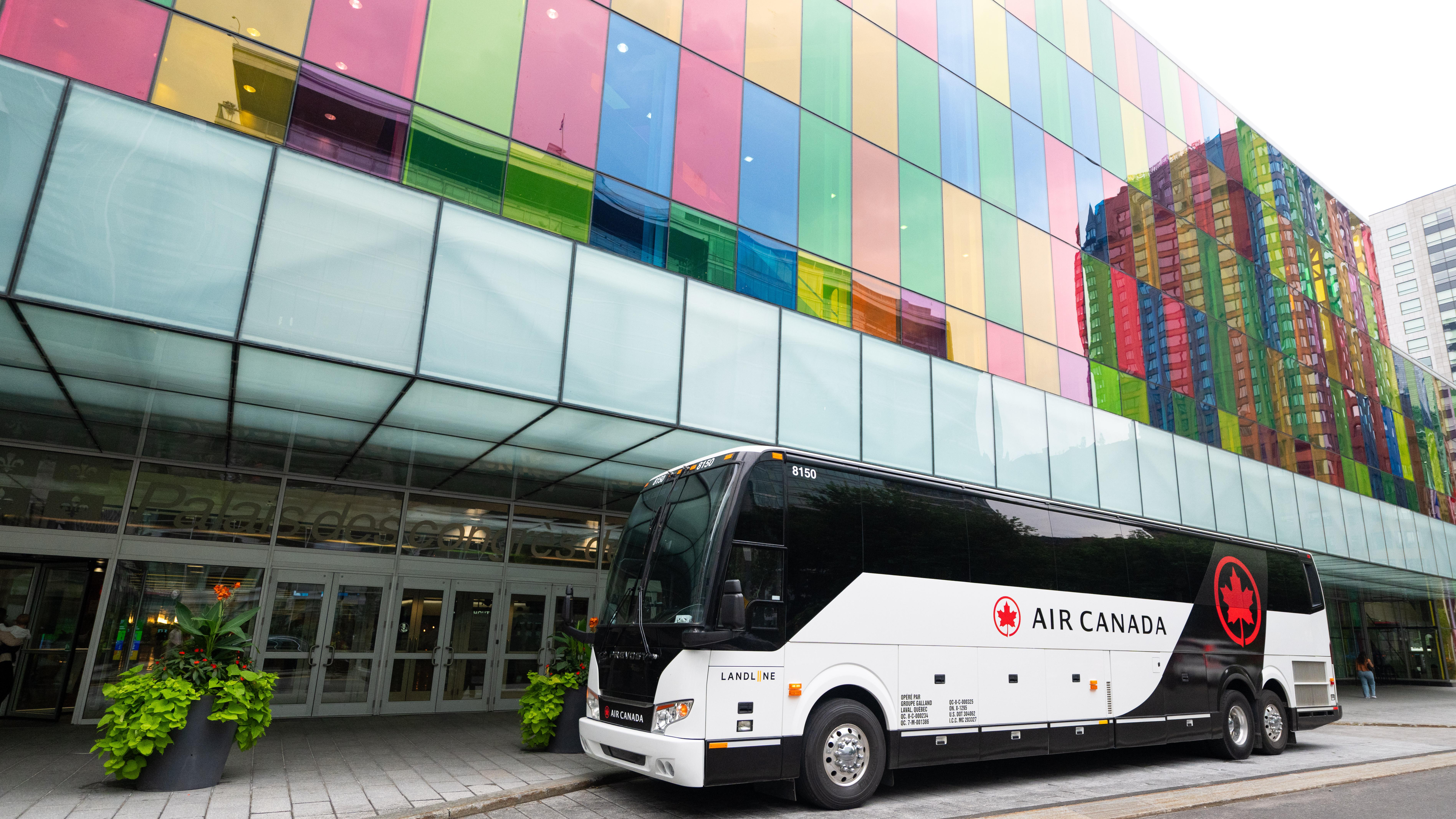 Landline bus in front of the Montreal Convention Centre. Photo: Air Canada