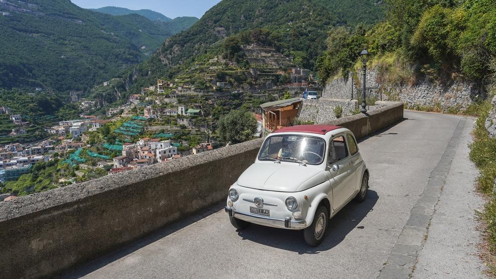 New traffic reform in Italy will affect car rentals. Photo: WildSnap / Shutterstock