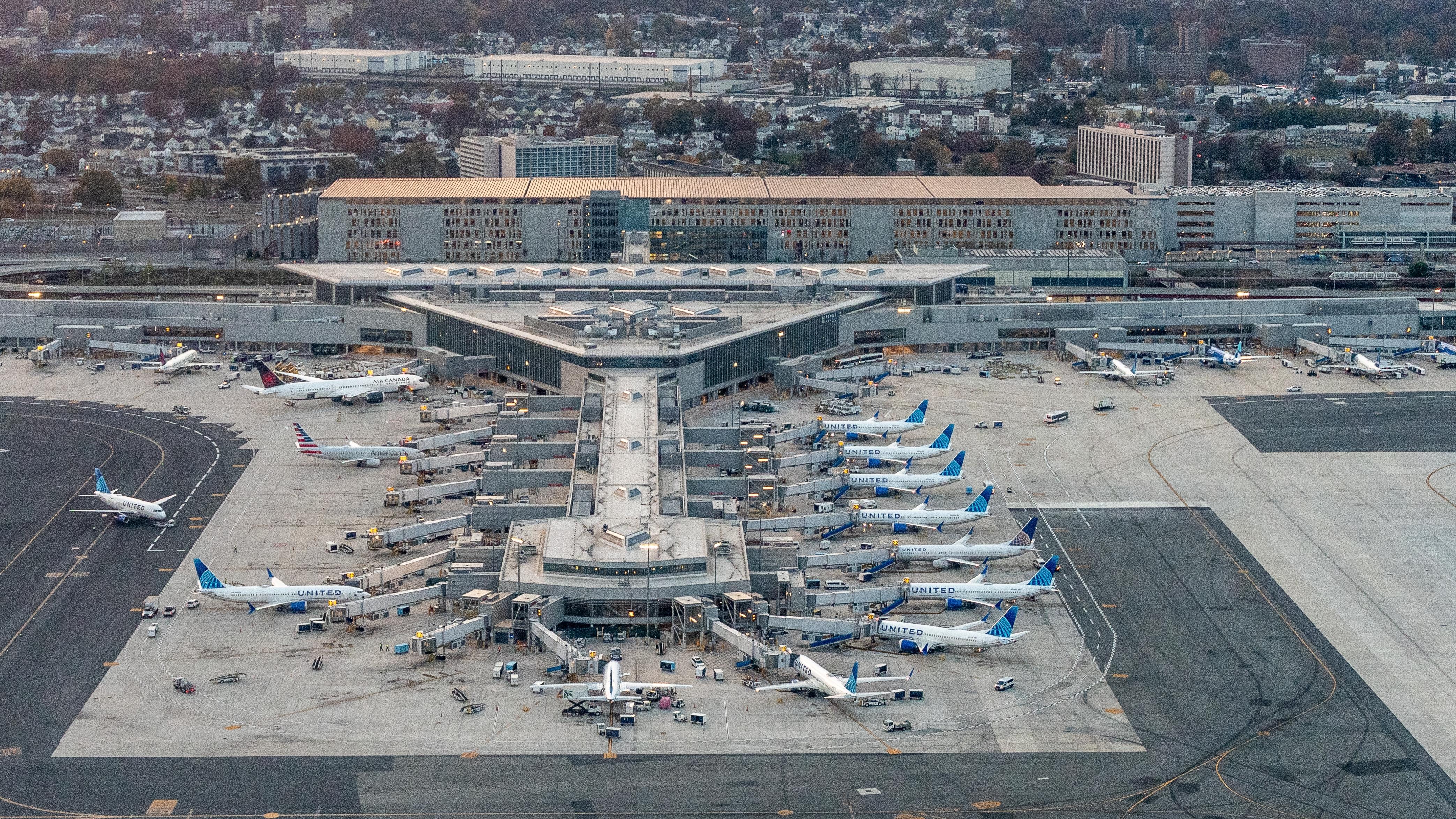 Newark Airport gets new radar. Photo: Shutterstock