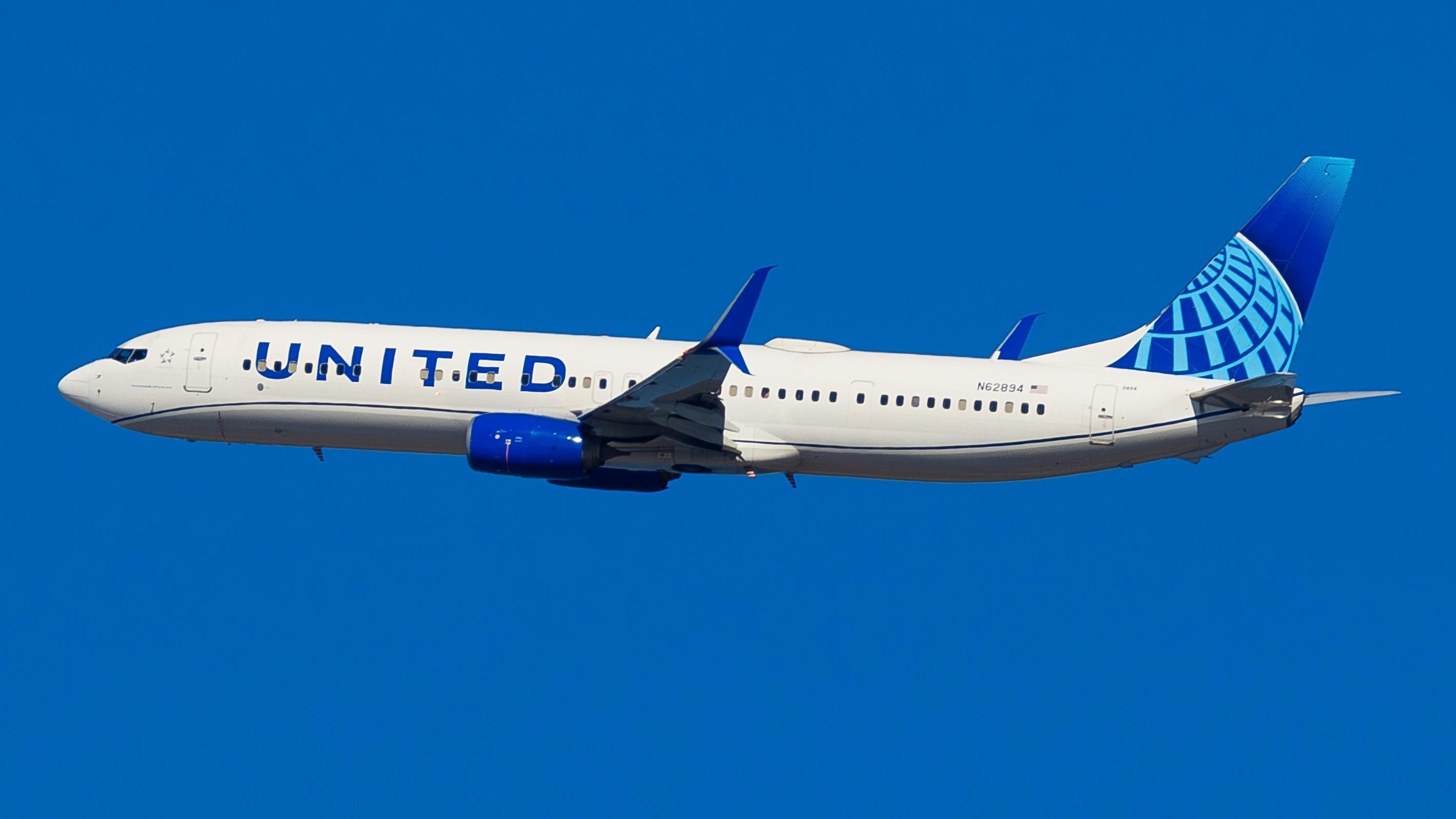 United Airline. Photo: Bradley Caslin / Shutterstock.com