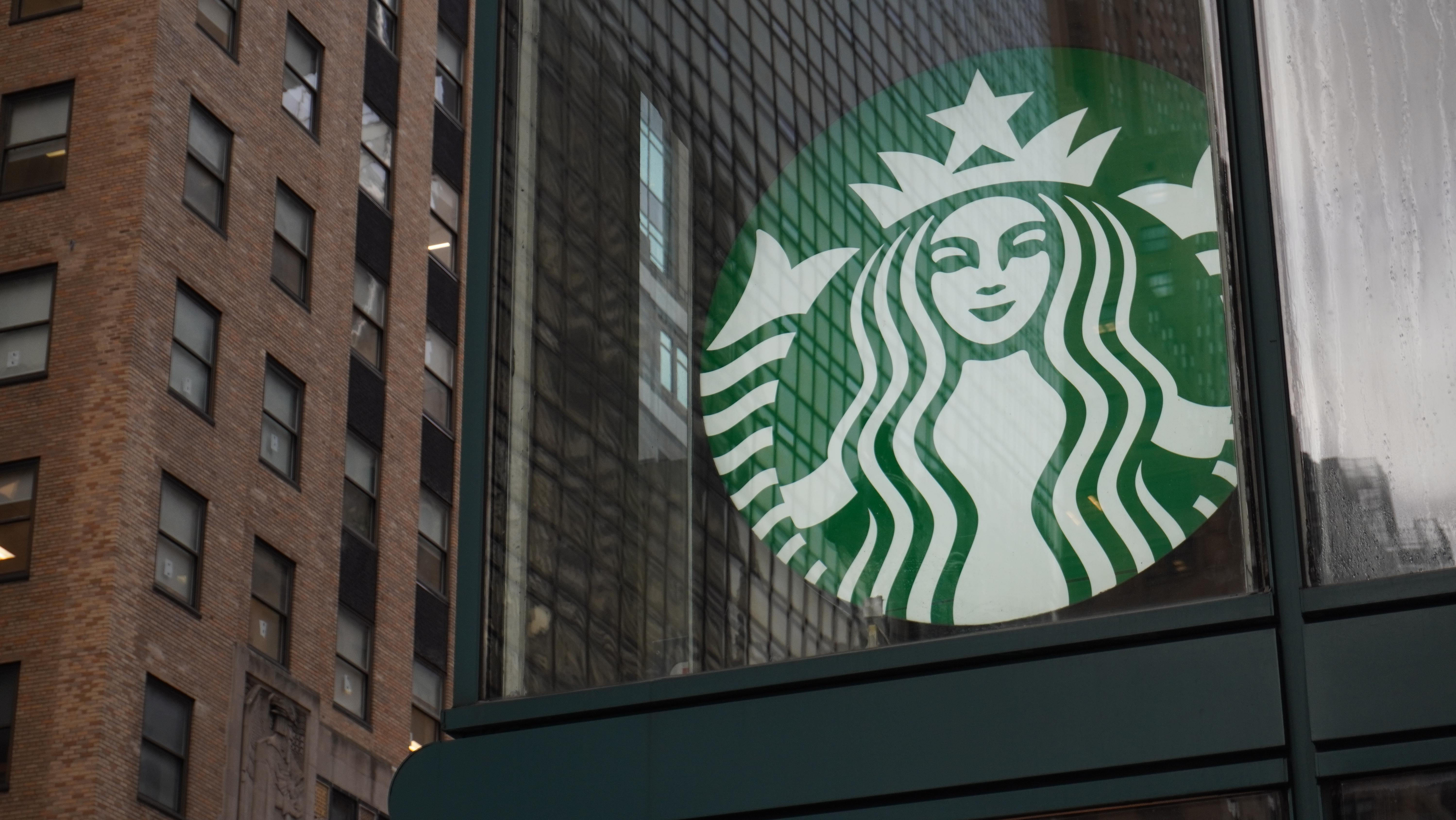 Starbucks in New York. Photo: Xackery Irving / Shutterstock.com