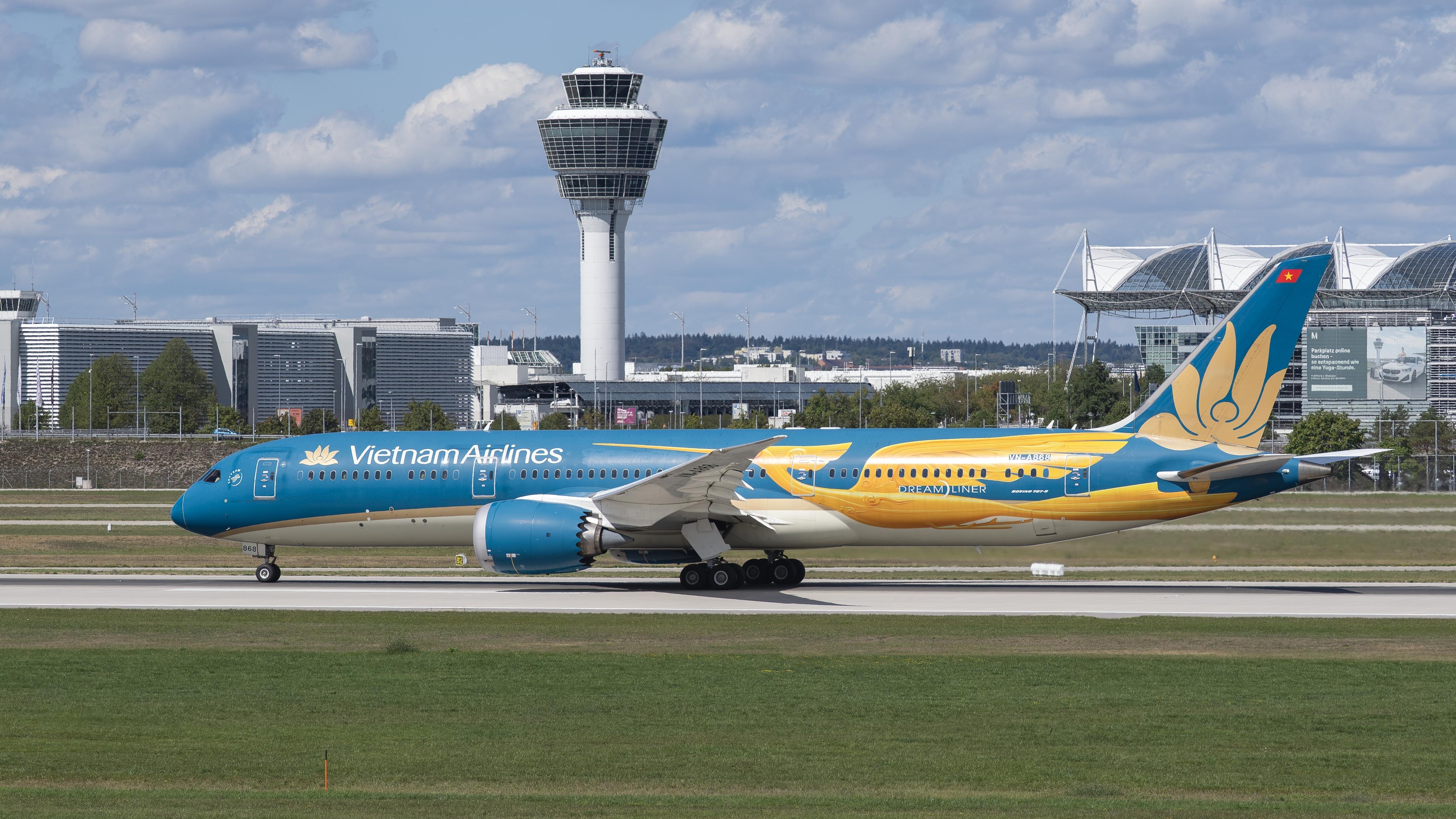 Vietnam Airlines Boeing 787-9  at Munich Airport. Photo: kamilpetran / Shutterstock.com
