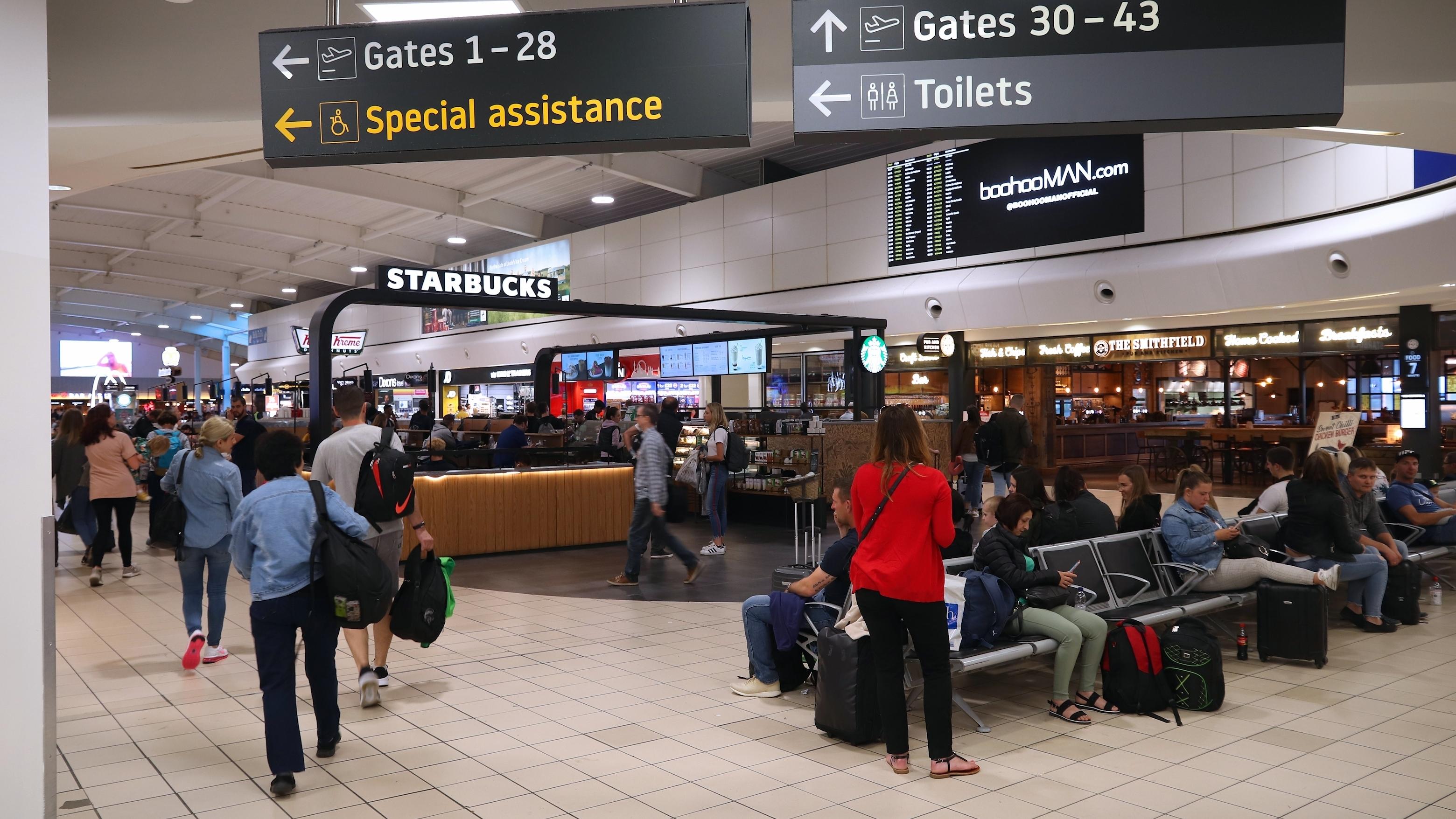London Luton Airport/ Photo: Tupungato / Shutterstock.com