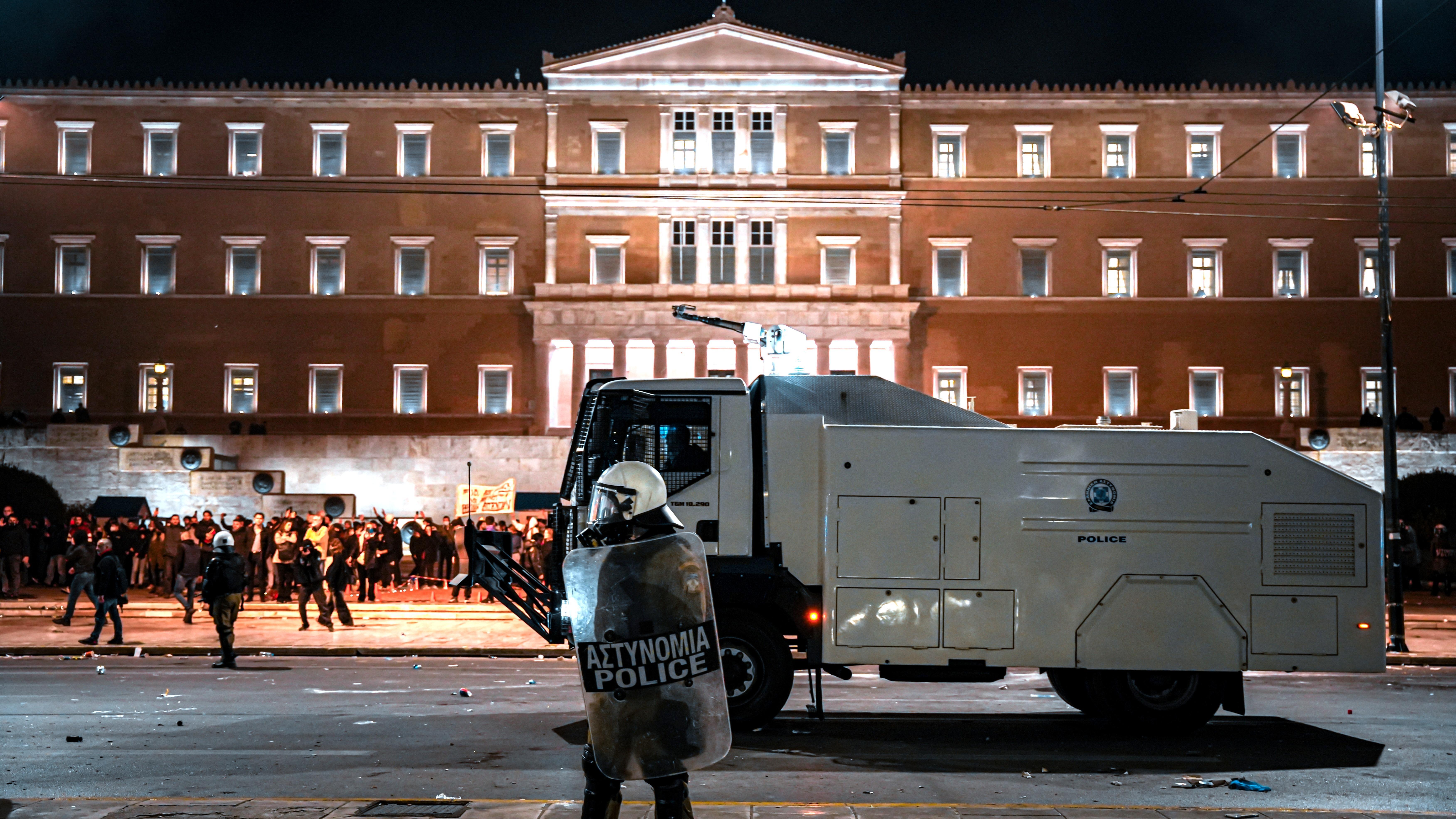 Demonstration in front of the parliament in Athens. Archive photo: Shutterstock