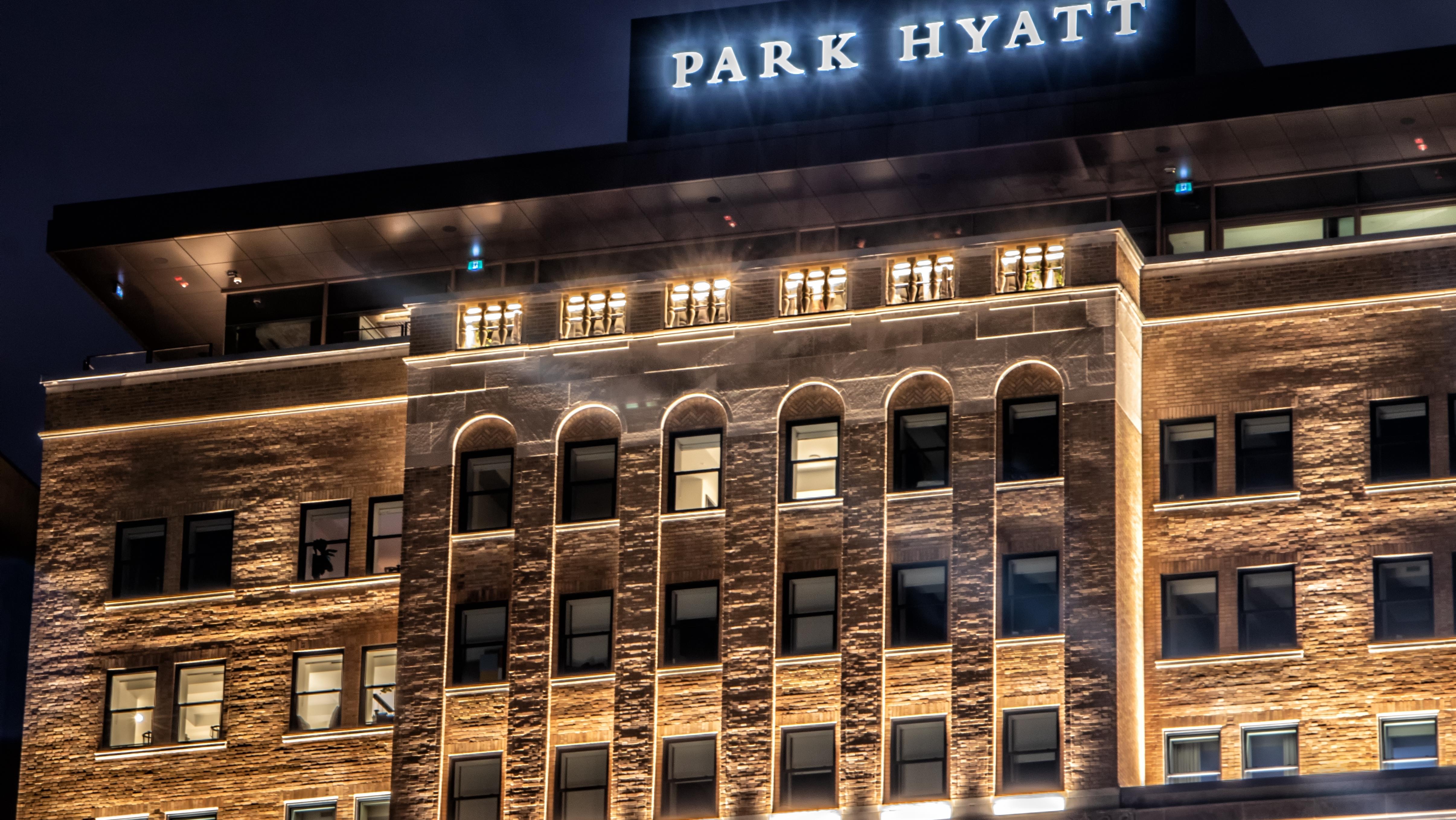 Park Hyatt Hotel in Toronto. Photo: JohnInNorthYork / Shutterstock.com