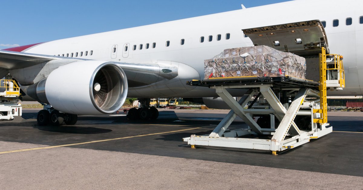 Aircraft cargo handling at airport