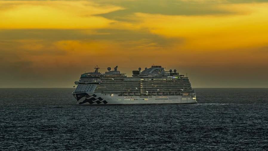 ליקוי חמה בלב ים. צילום: Princess Cruises