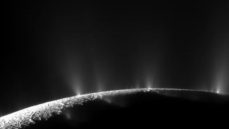 אוקיינוס קפוא בכוכב שבתאי. צילום: NASA/JPL/Space Science Institute