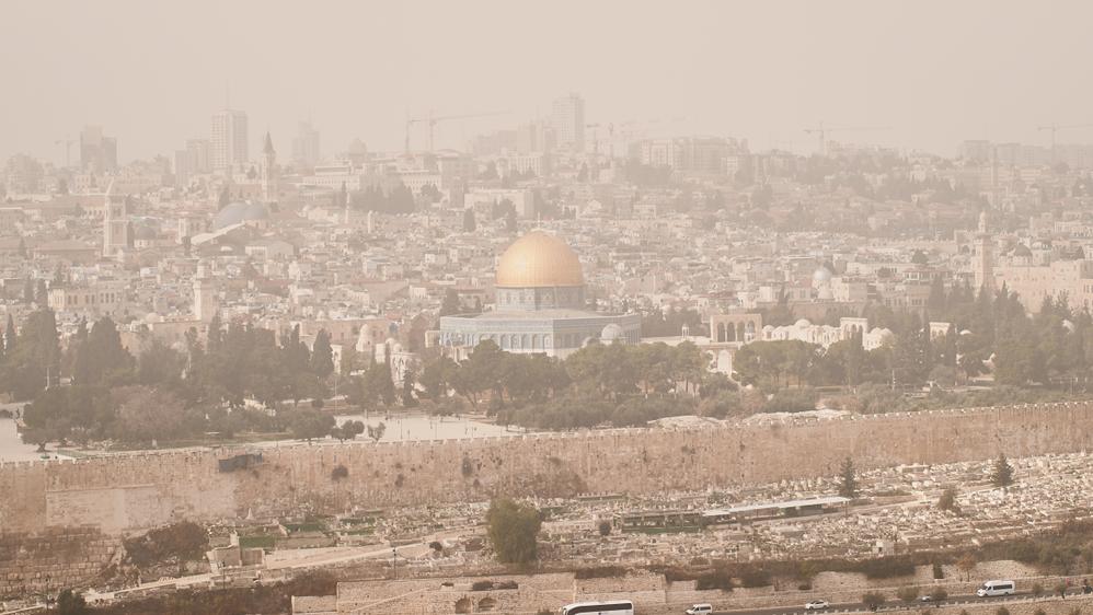 זיהום אוויר בירושלים. צילום: Sandronize, shutterstock
