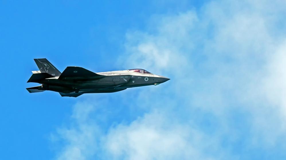 מטוס הקרב לוקהיד מרטין F-35I (אדיר) בשמי תל אביב