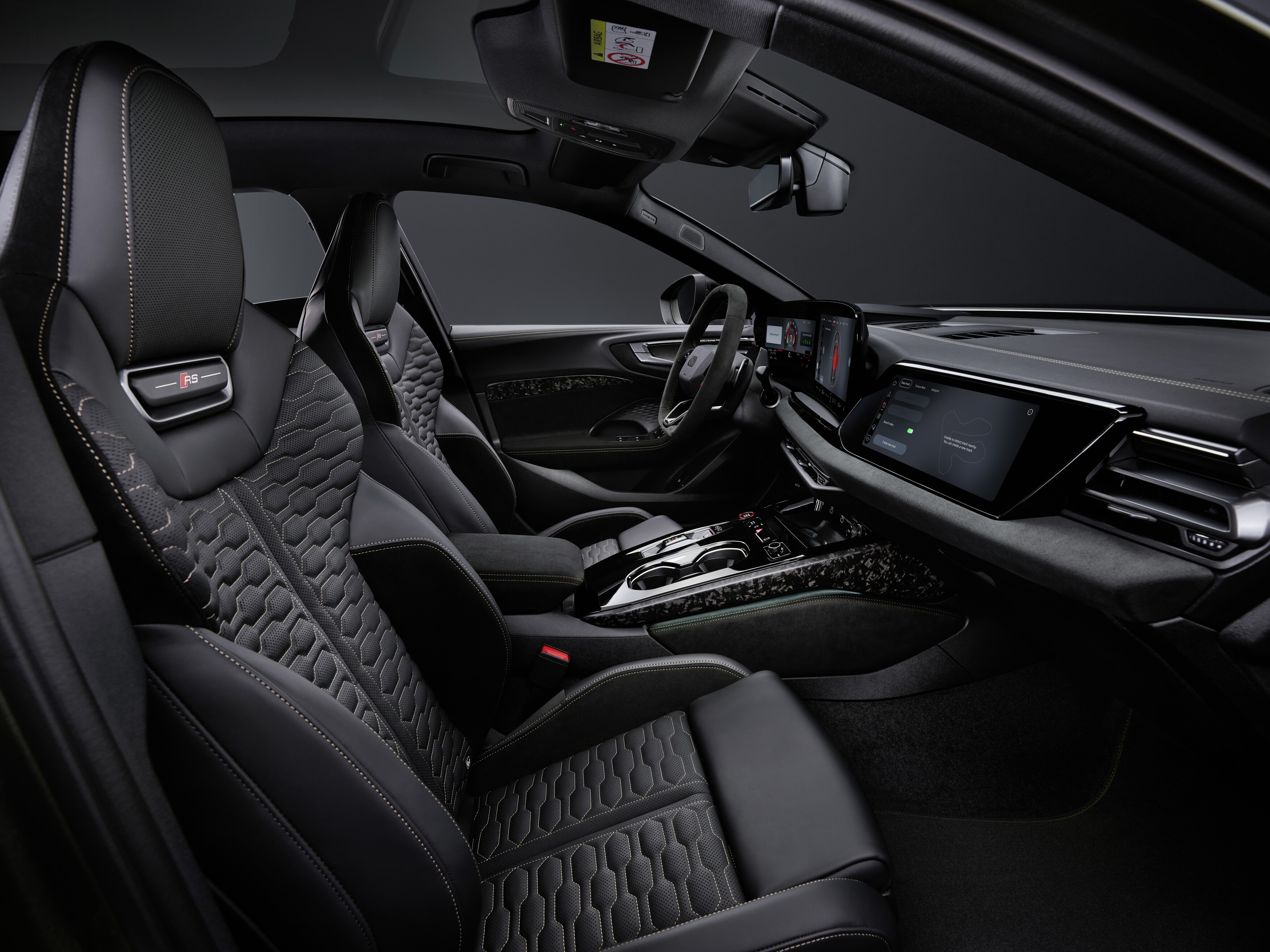 אאודי RS5 Sedan e-hybrid. צילום: Audi
