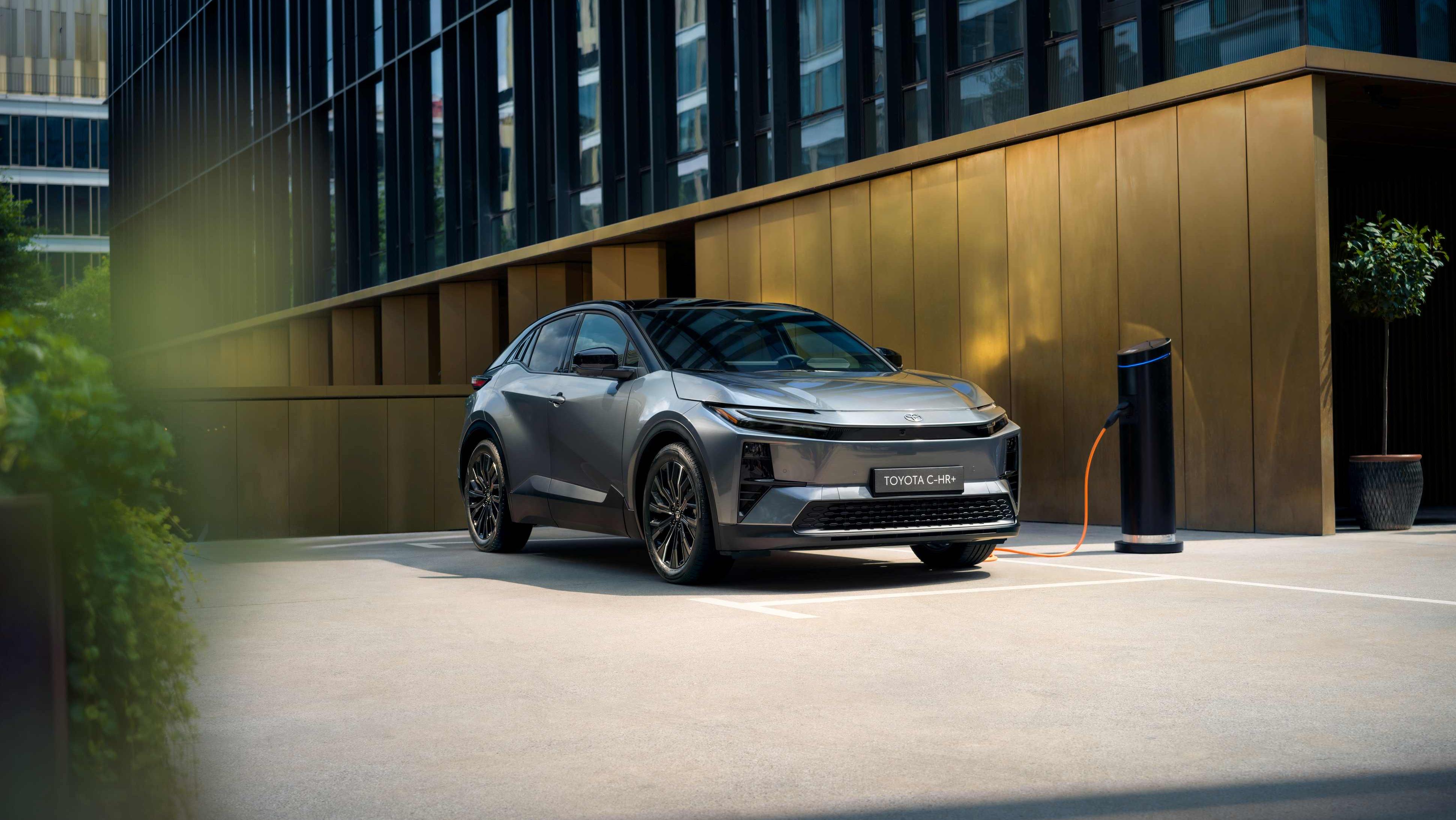 טויוטה C-HR+ החשמלית