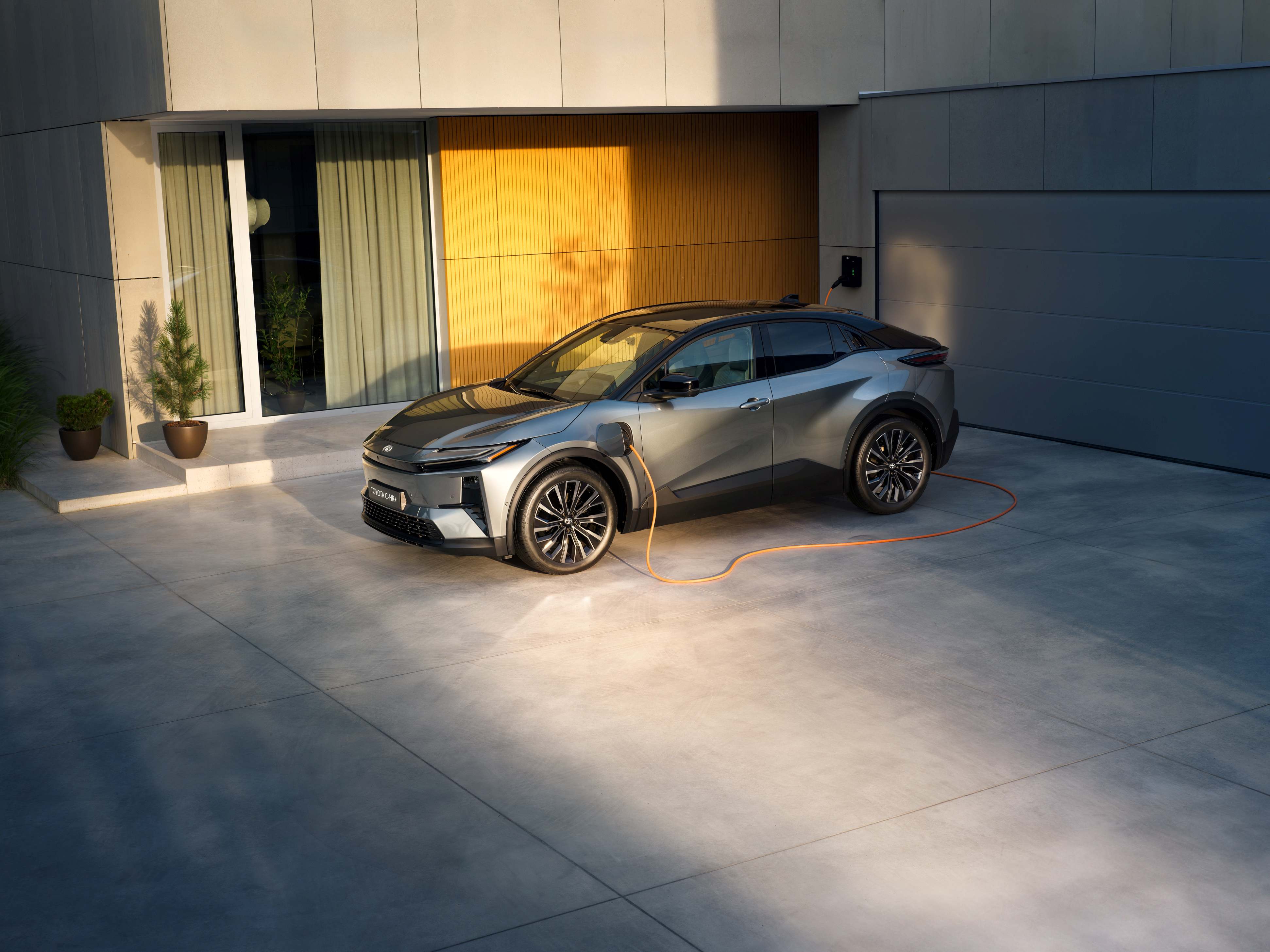 טויוטה C-HR+ חשמלית. צילום: טויוטה