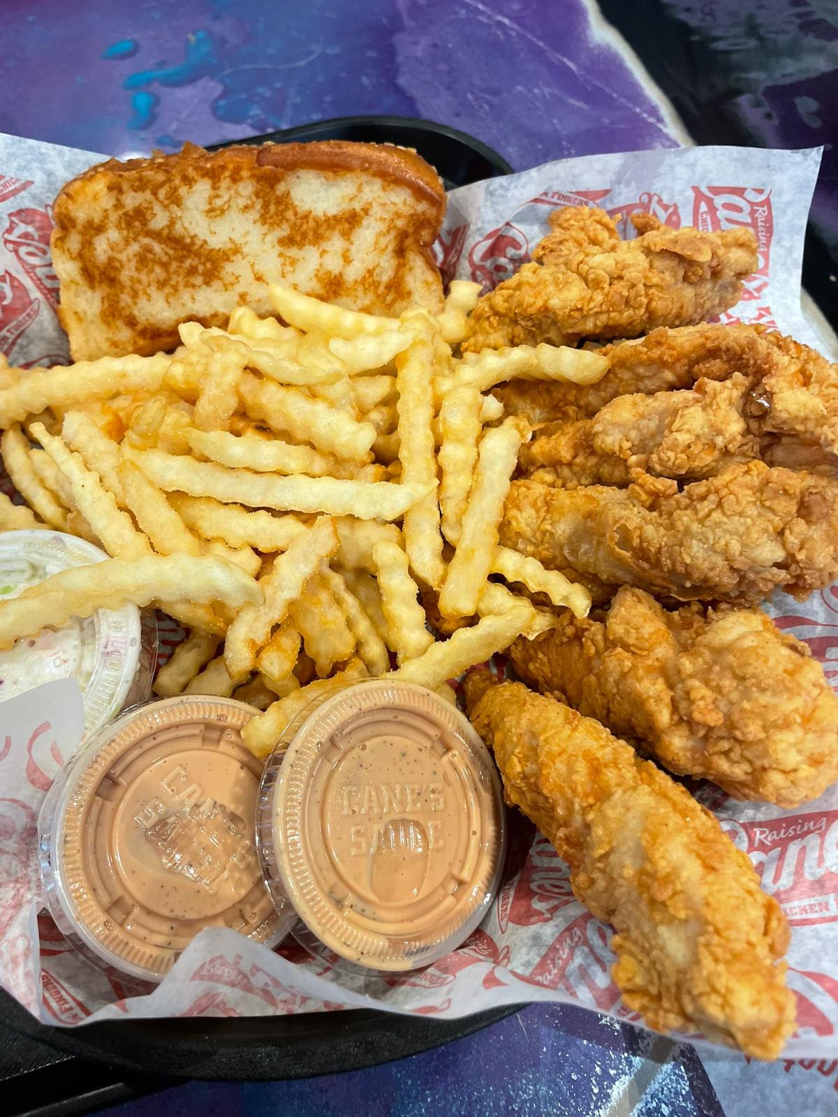 Fried Chicken Madness - Raising Cane's. Photo: Uri Obrotzky