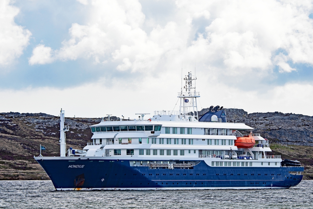אוניית MV Hondius. צילום: Mystic Stock Photography / Shutterstock.com