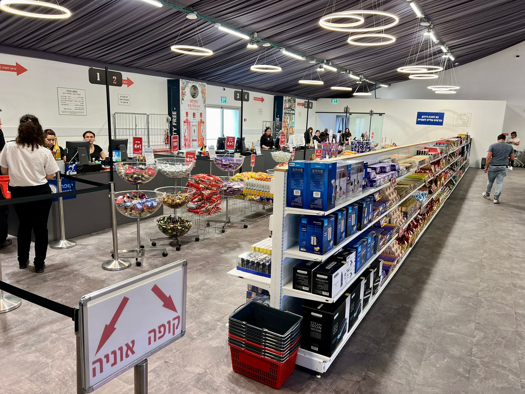 הדיוטי פרי בטרמינל הקרוזים בנמל חיפה. צילום: יובל הנדלר