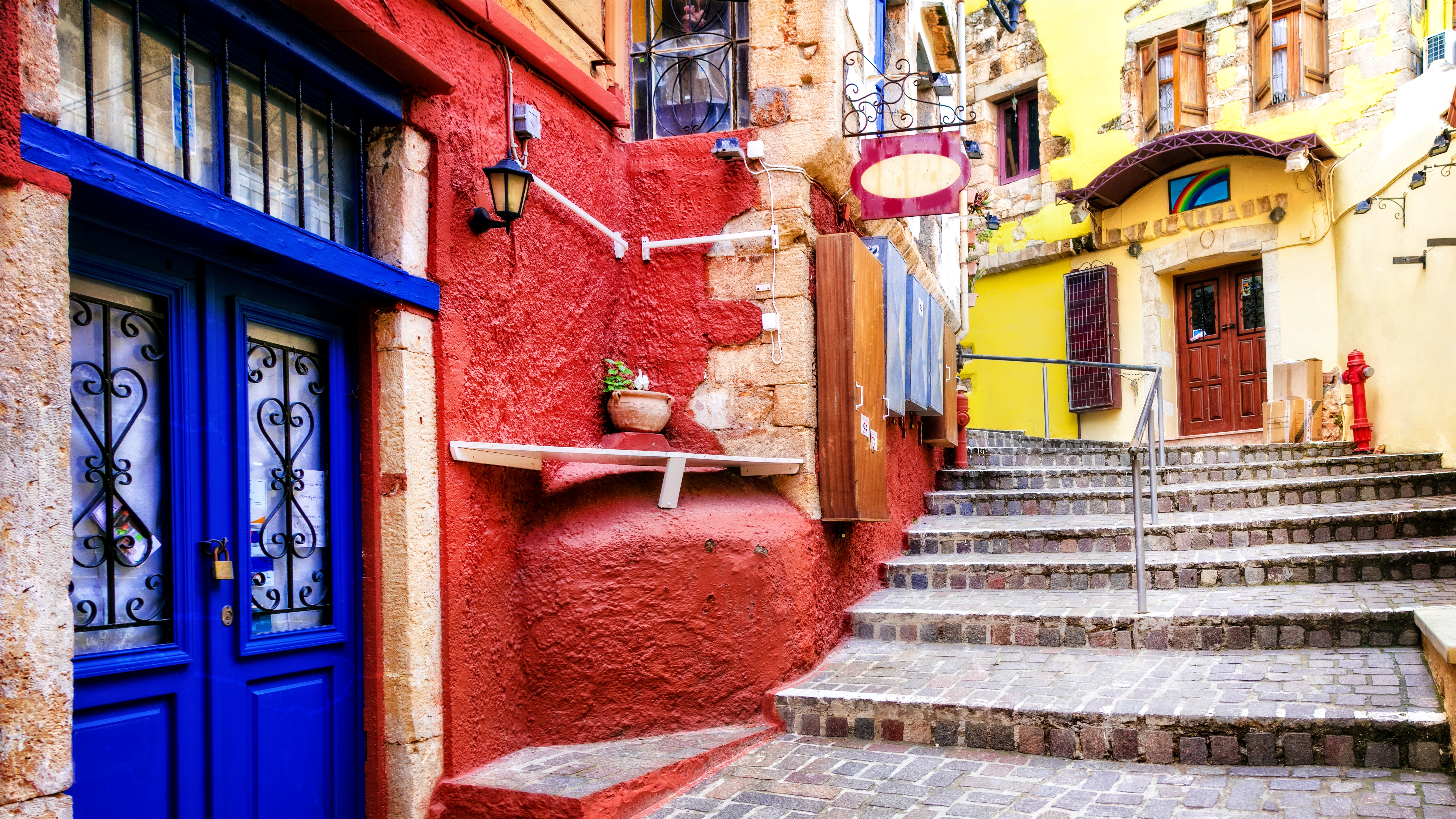 The alleys of the old city in Crete. Photo: Shutterstock