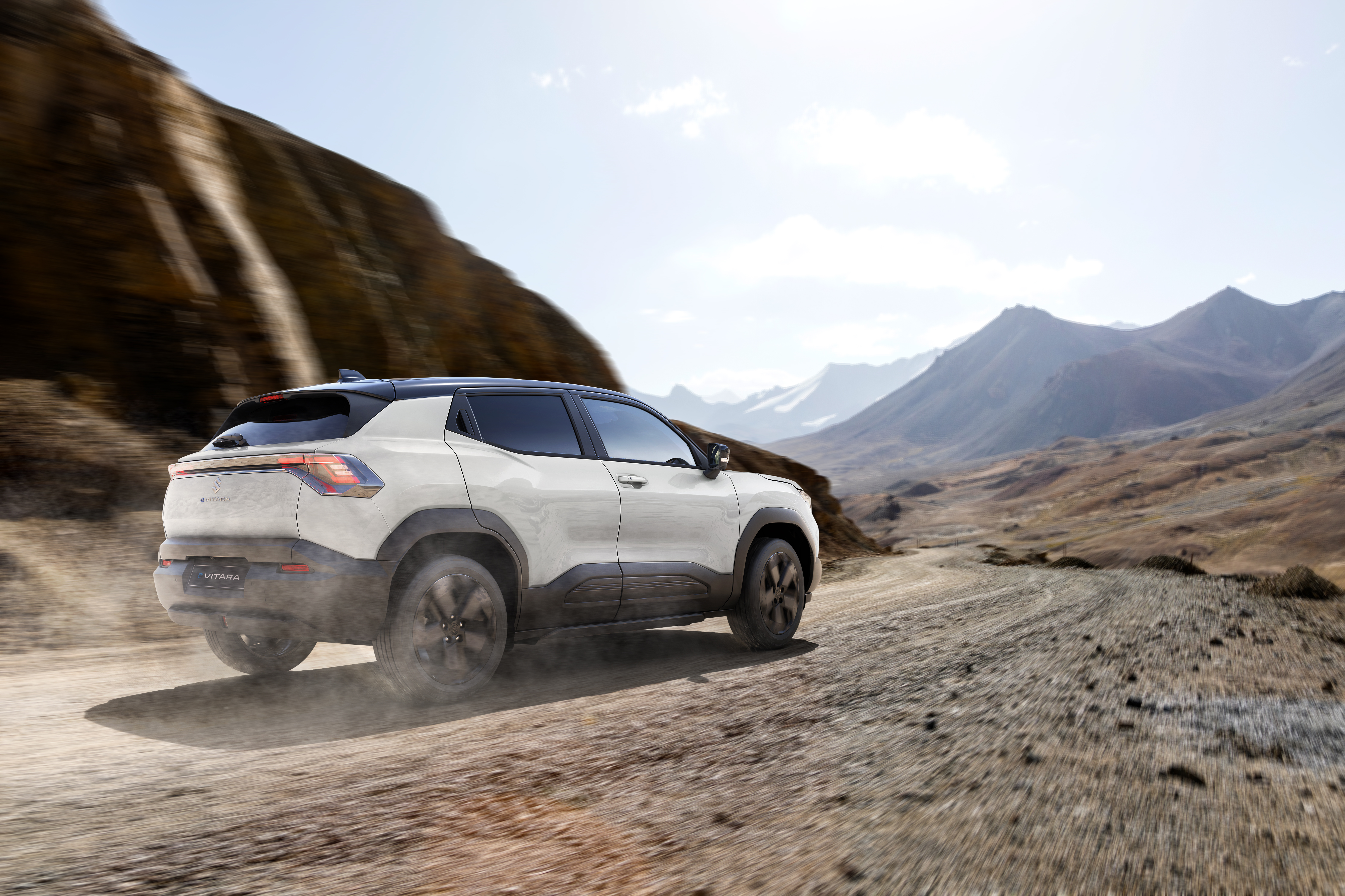 סוזוקי e-VITARA - הרכב החשמלי הראשון מבית סוזוקי. צילום: יחצ Suzuki
