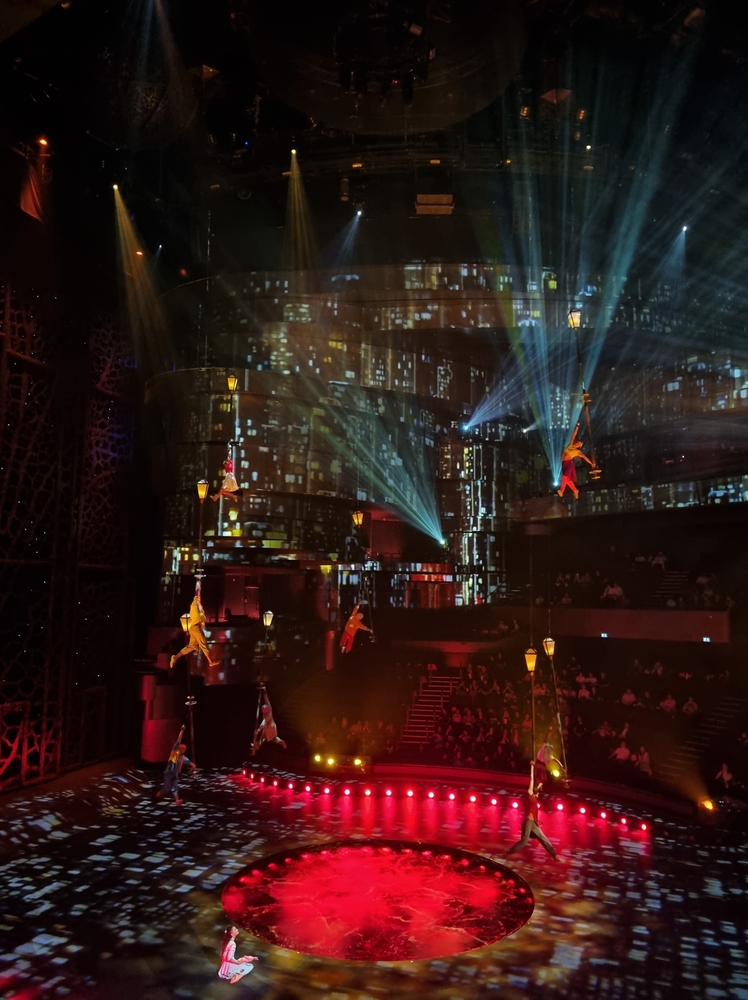 מופע La Perle by Dragone בדובאי. צילום: Shutterstock