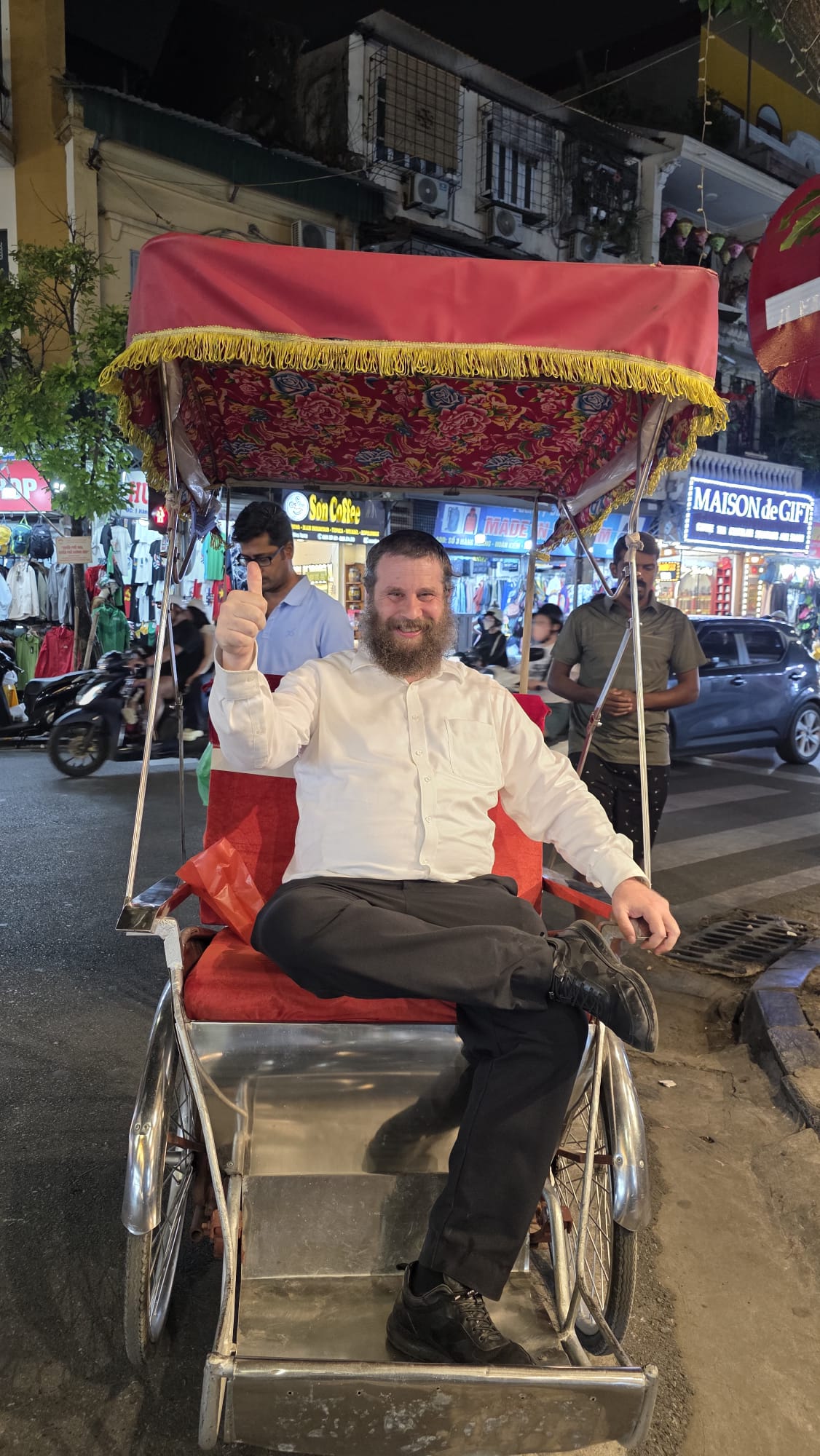 מסע על ריקשה מקומית. צילום: דודי רובינשטיין