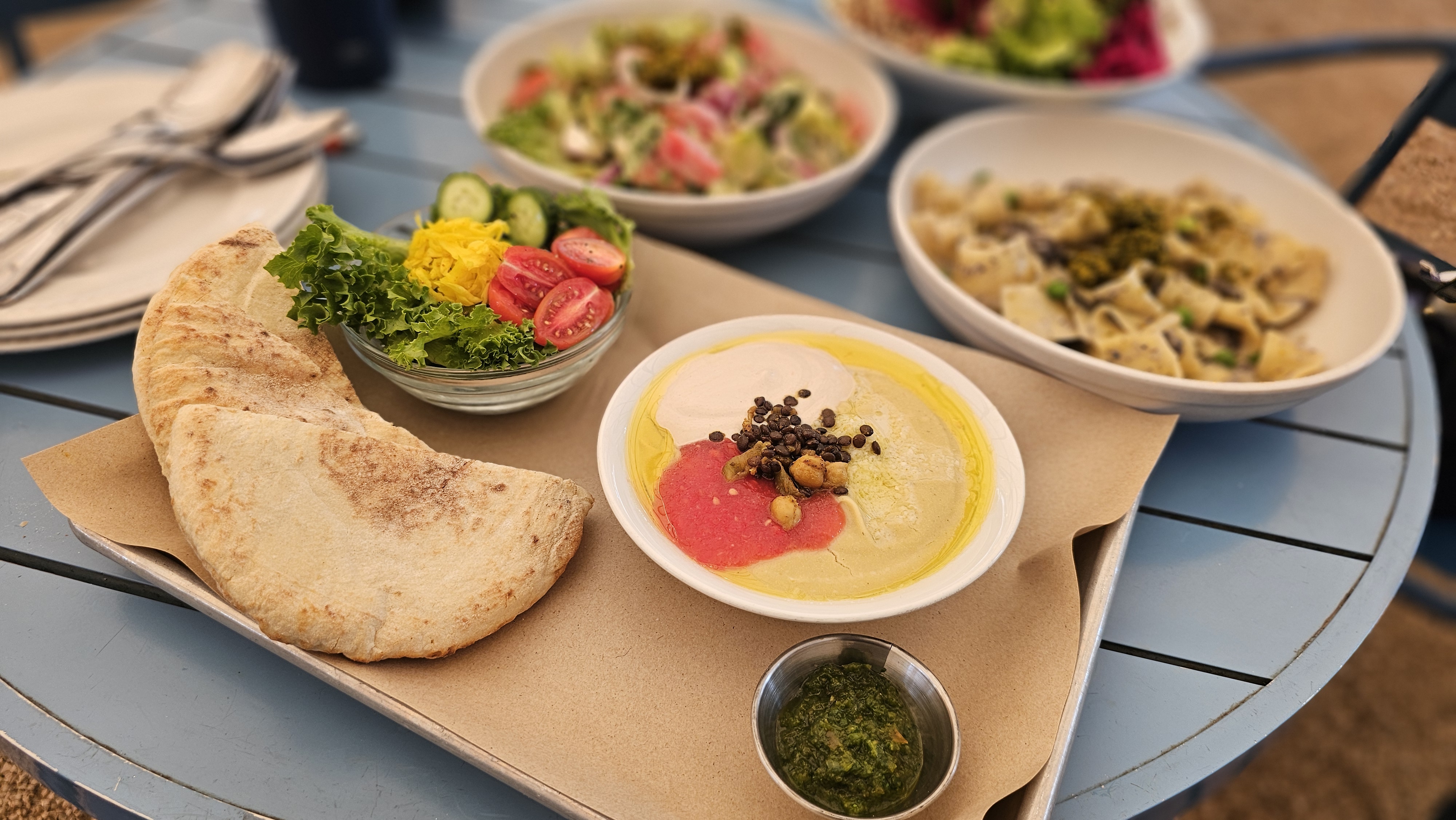המנה הכנענית בקפה הצבי. צילום: אירה מקיינקו