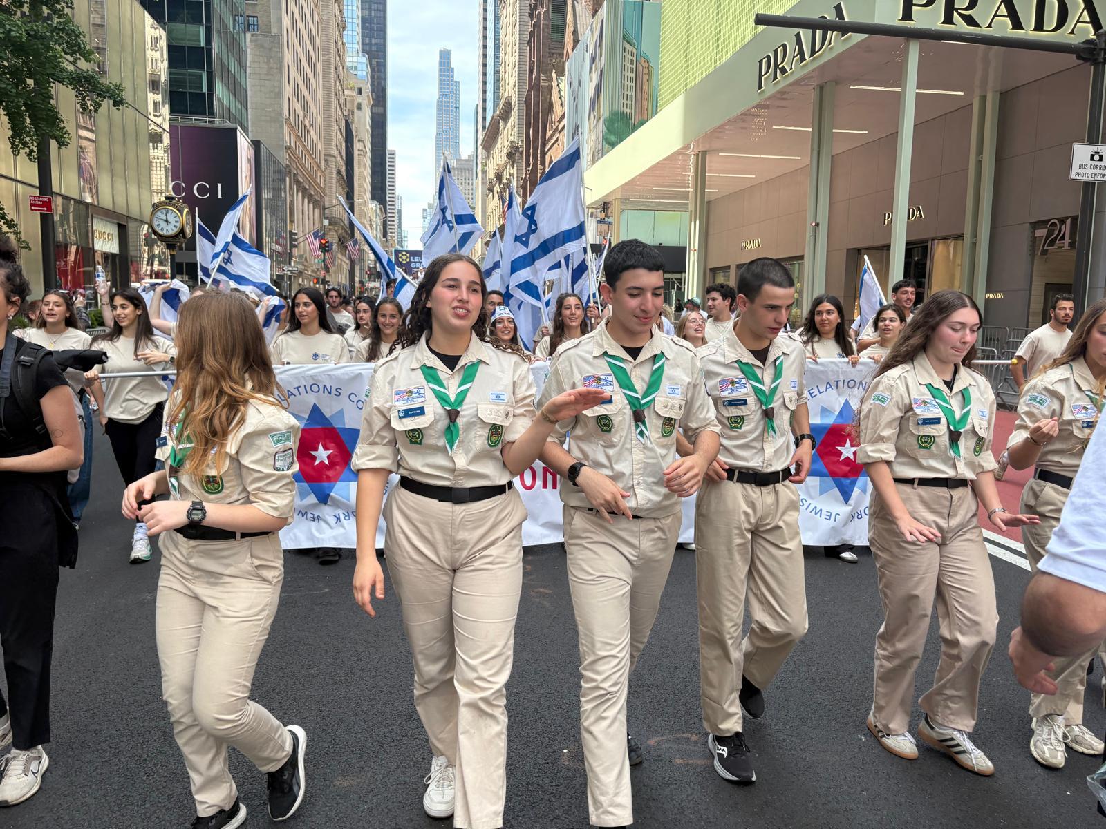 תנועת הצופים צועדת בראש מצעד ישראל השנתי בשדרה החמישית בניו יורק. צילום: דוברות תנועת הצופים