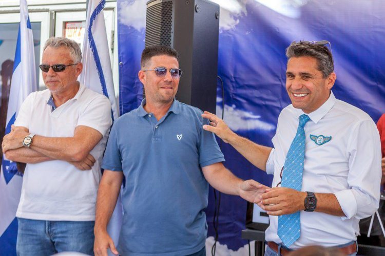 שמעון שי איתי טרנר ו מנכ״ל בית הלוחם באר שבע. צילום: רון גפני