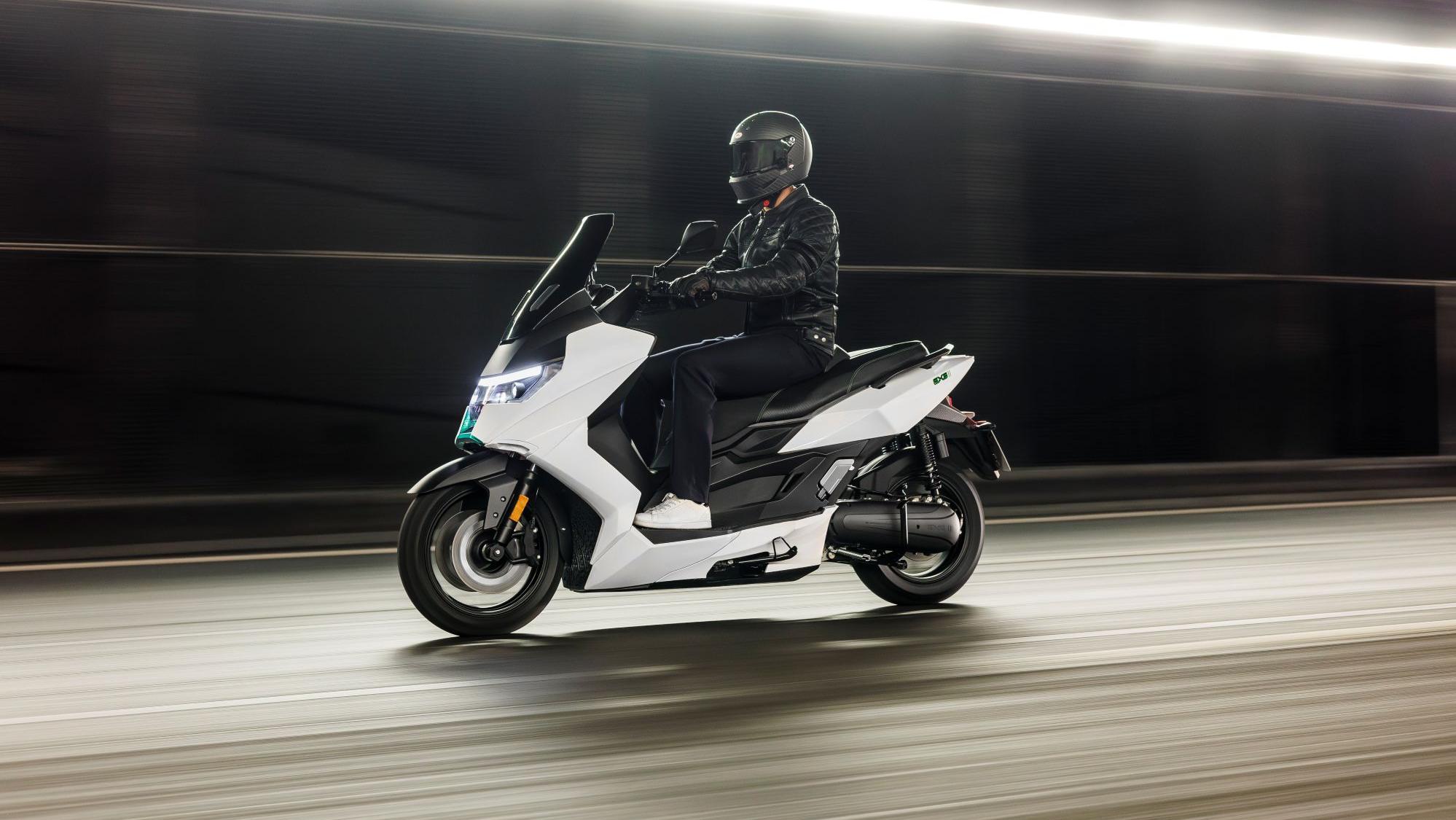 NERVA II קטנוע מנהלים החשמלי של XI MOBILITY