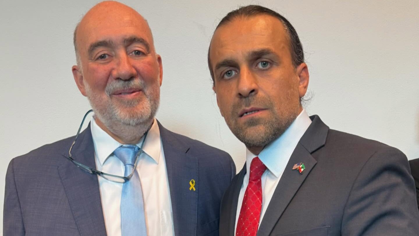 Fakhravar with the Israeli Ambassador to Germany, Ron Prosor. Photo: Facebook - Amir Abbas Fakhravar