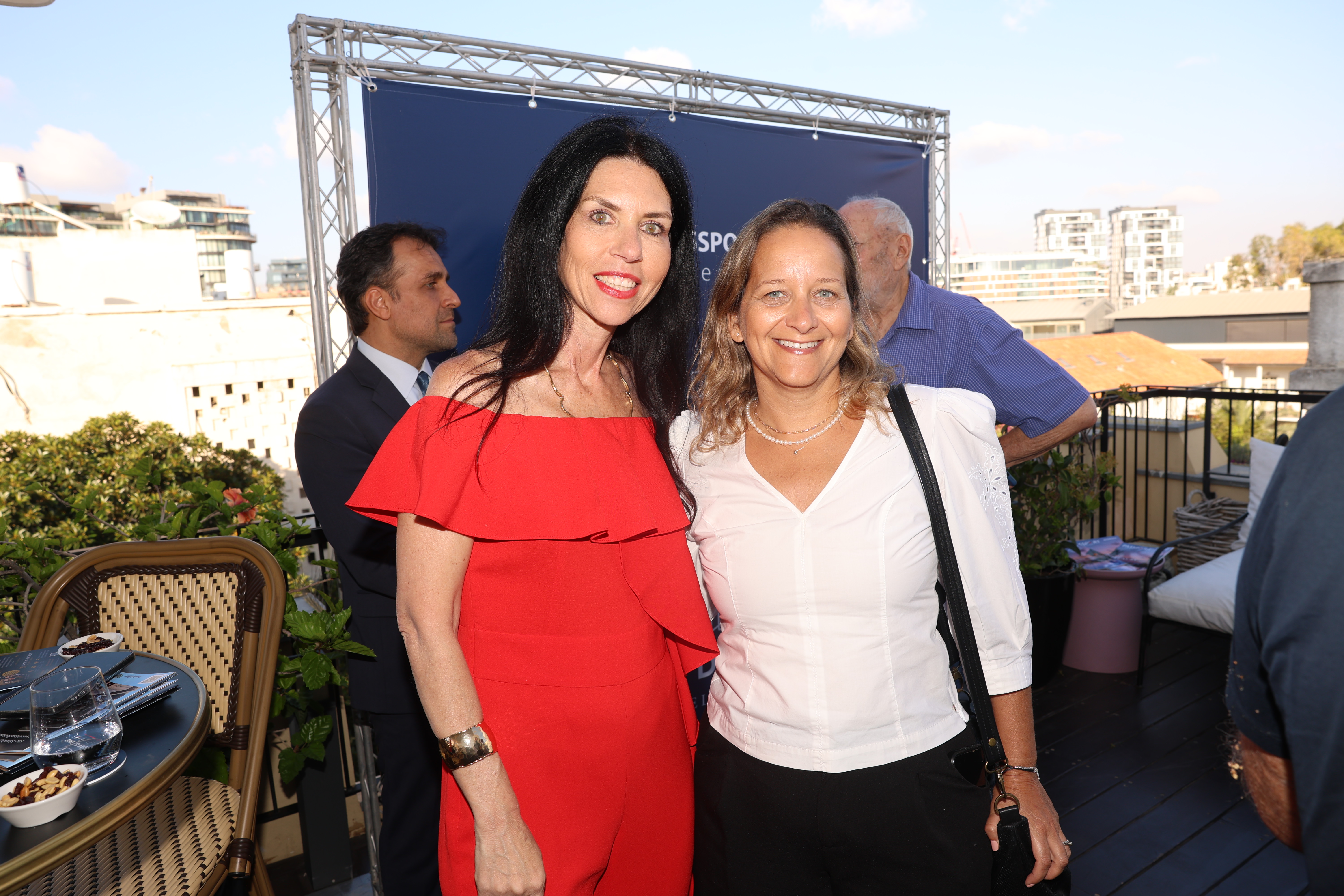 רינה קמני ואפרת דורון. צילום: חן גלילי