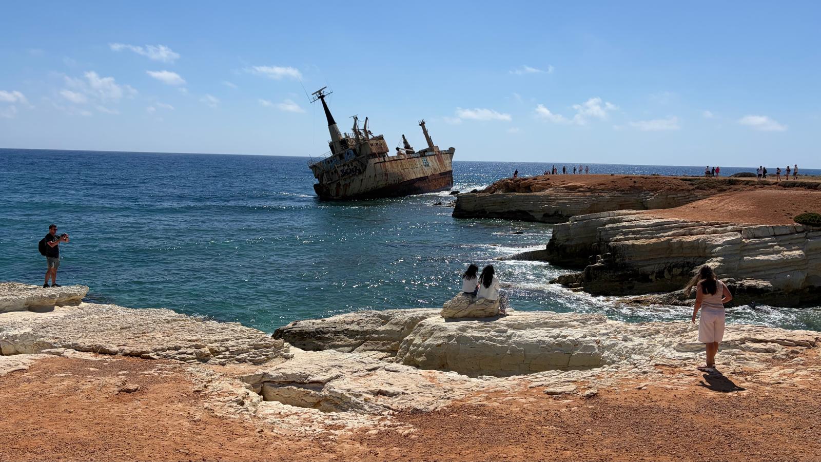 הספינה הטרופה בפאפוס. צילום: עמית קוטלר