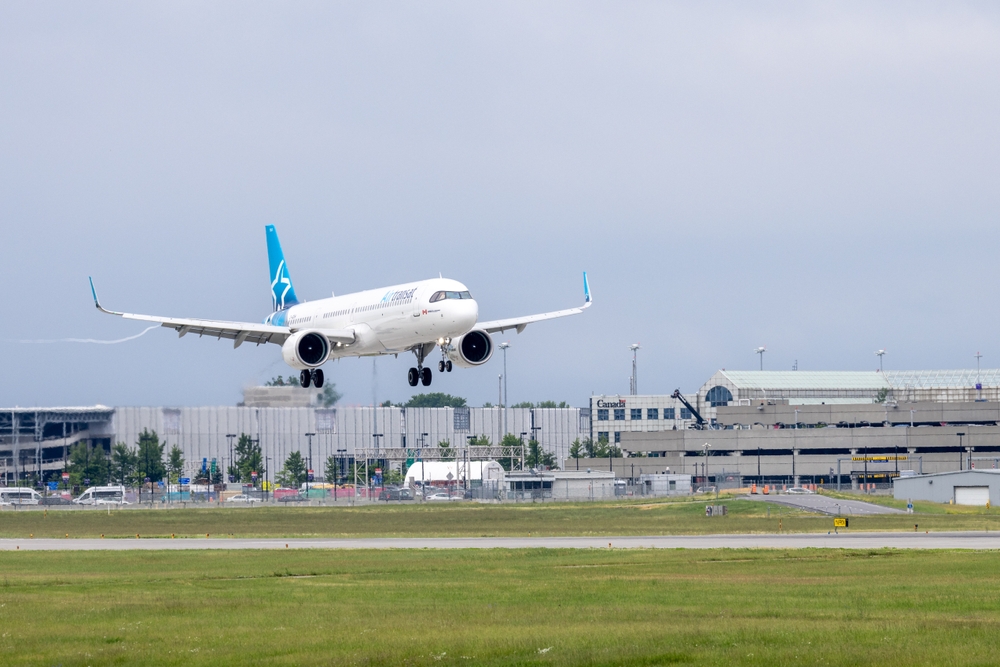 Air Transat/ Shutterstock