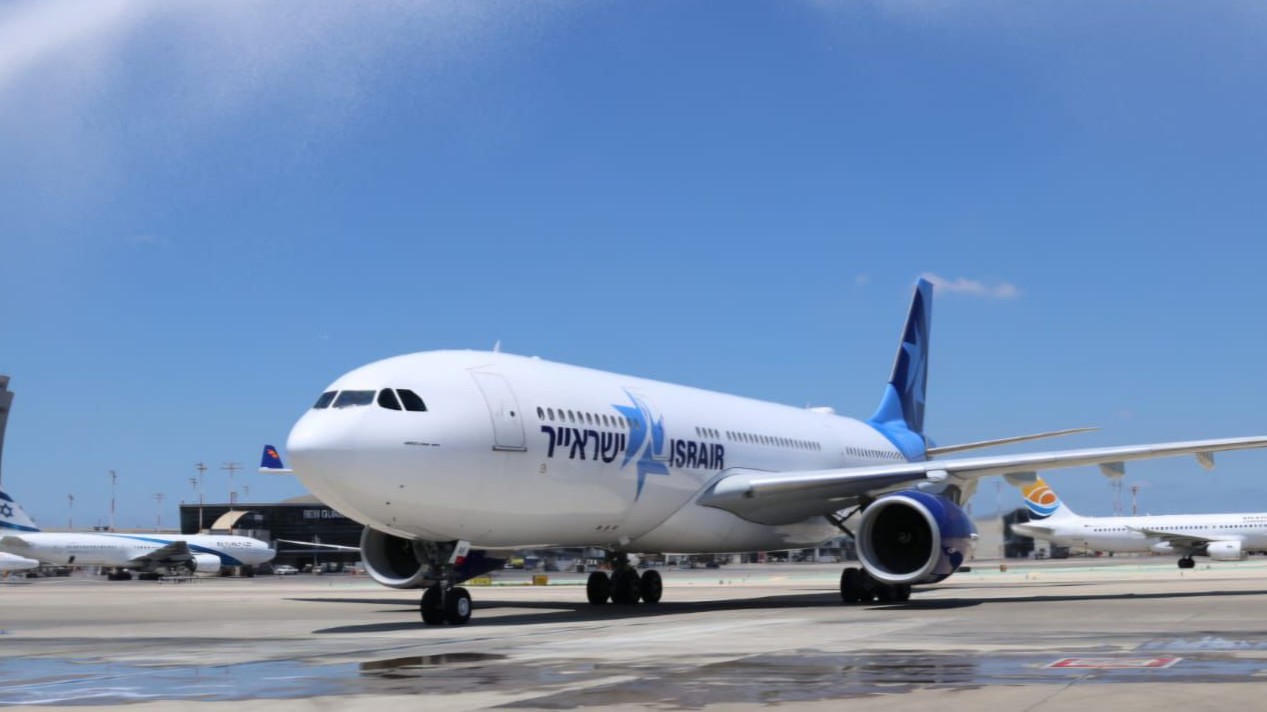 מטוס airbus a330 של ישראייר בנתב