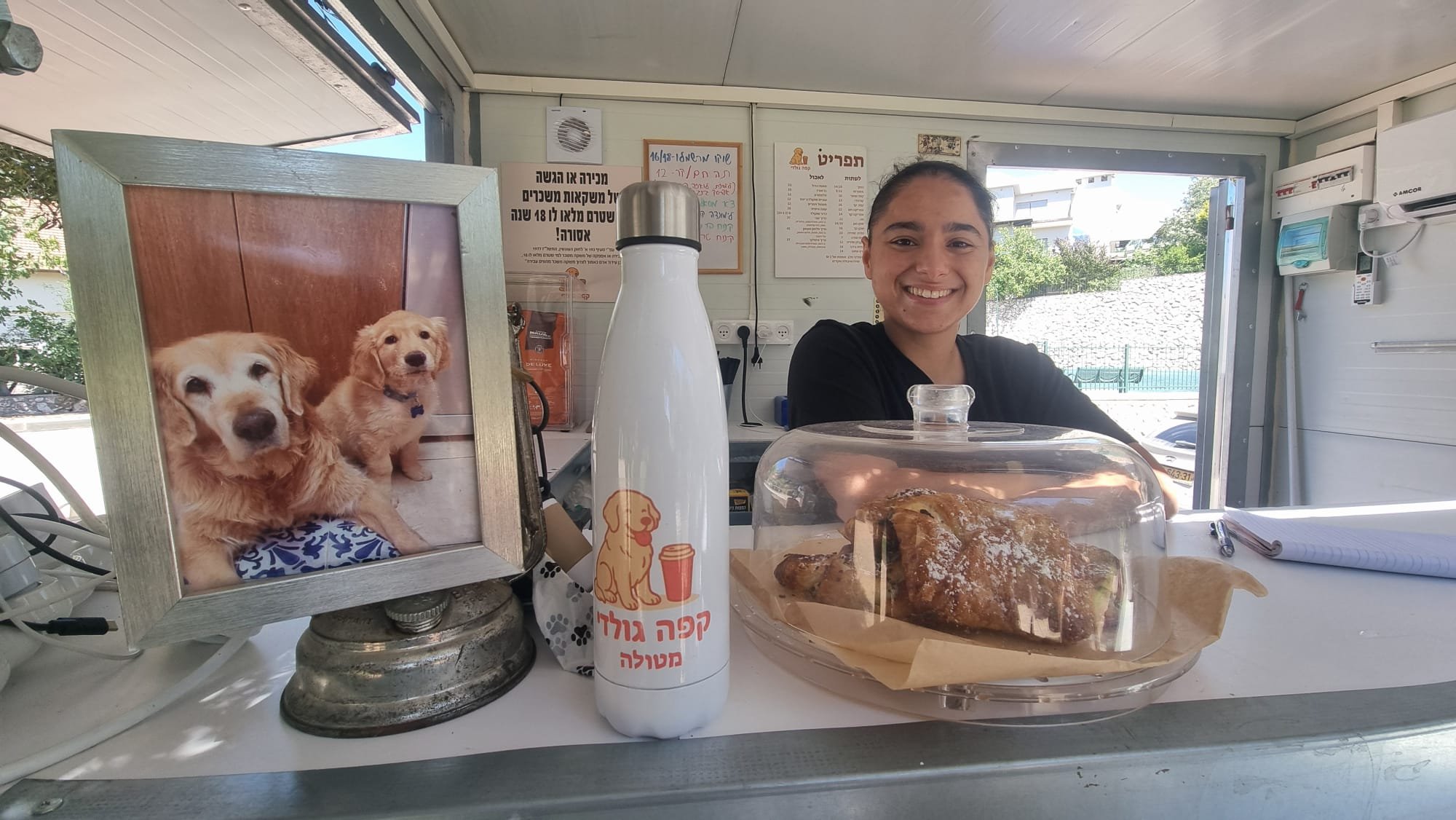 על שמו ולזכרו של הכלב גולדי שנפטר במלחמה האחרונה. צילום: ספיר פרץ