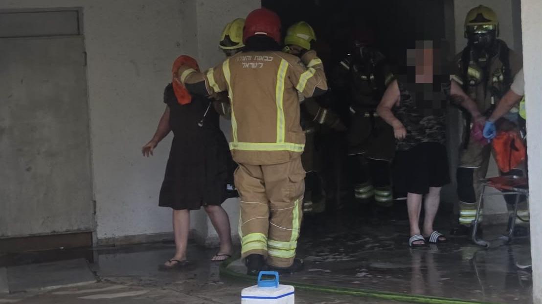 שריפה בקריית אתא. צילום: כיבוי והצלה