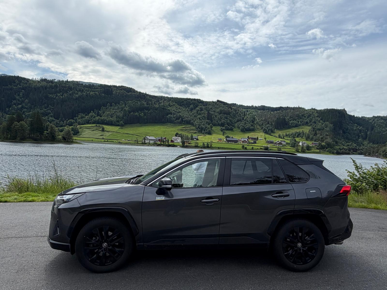 רכב שכור ונופים. צילום נמרוד לוטם